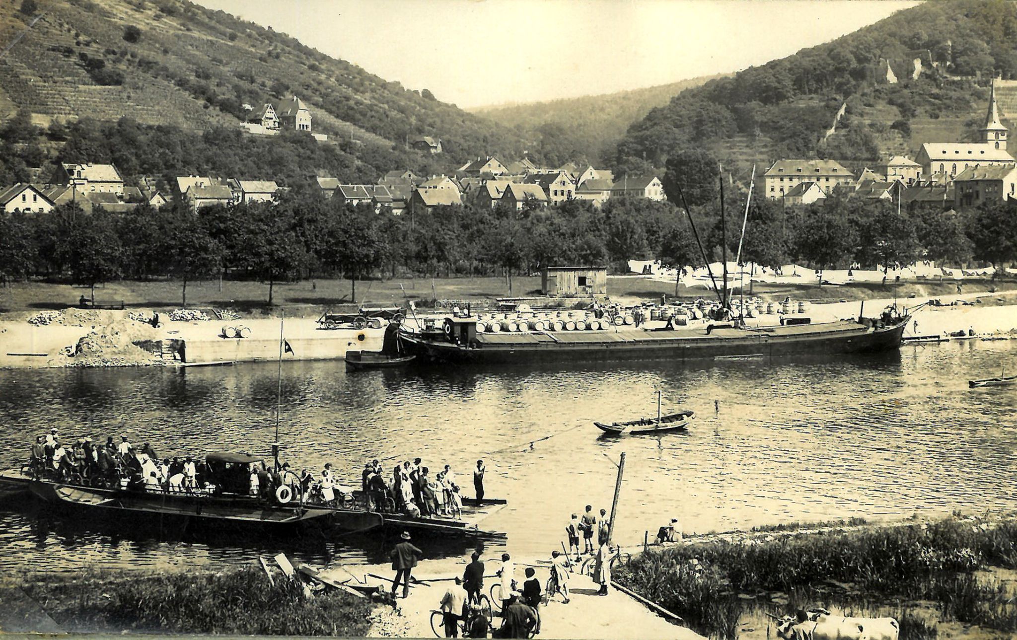 Die Mainfähre, die nach dem Brückeneinsturz 1929 eingesetzt wurde.