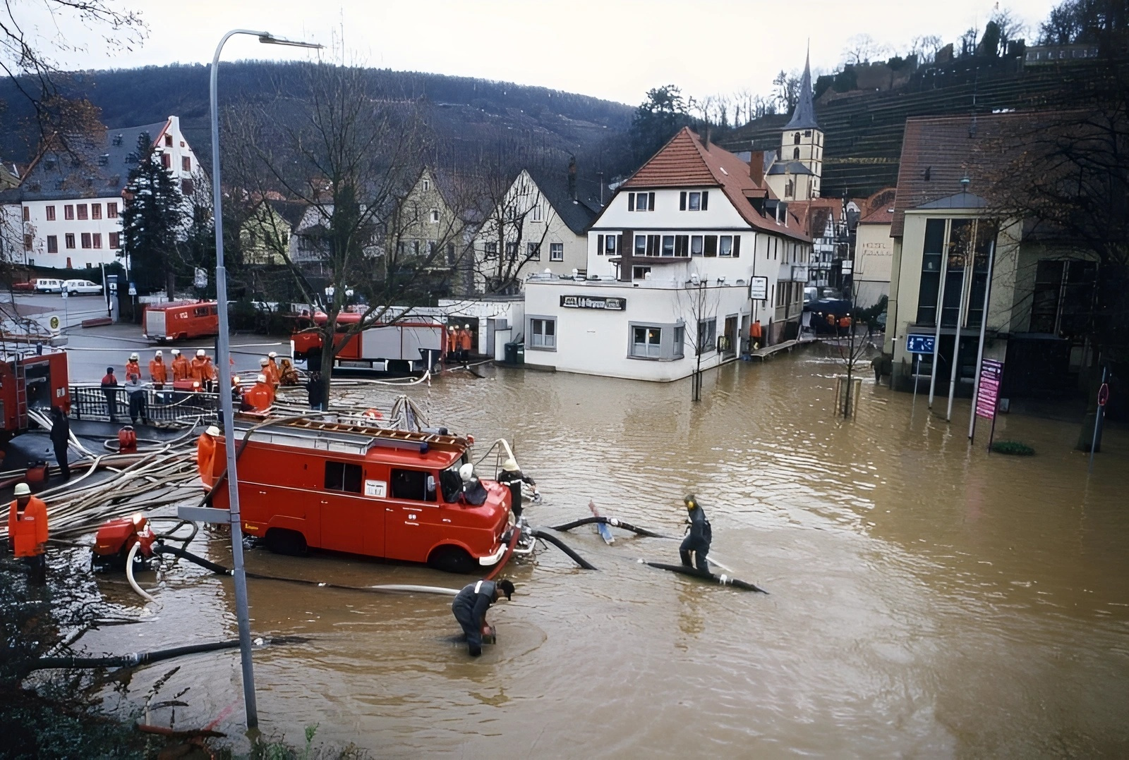Hochwasser in der Brückenstraße Ende Januar 1995