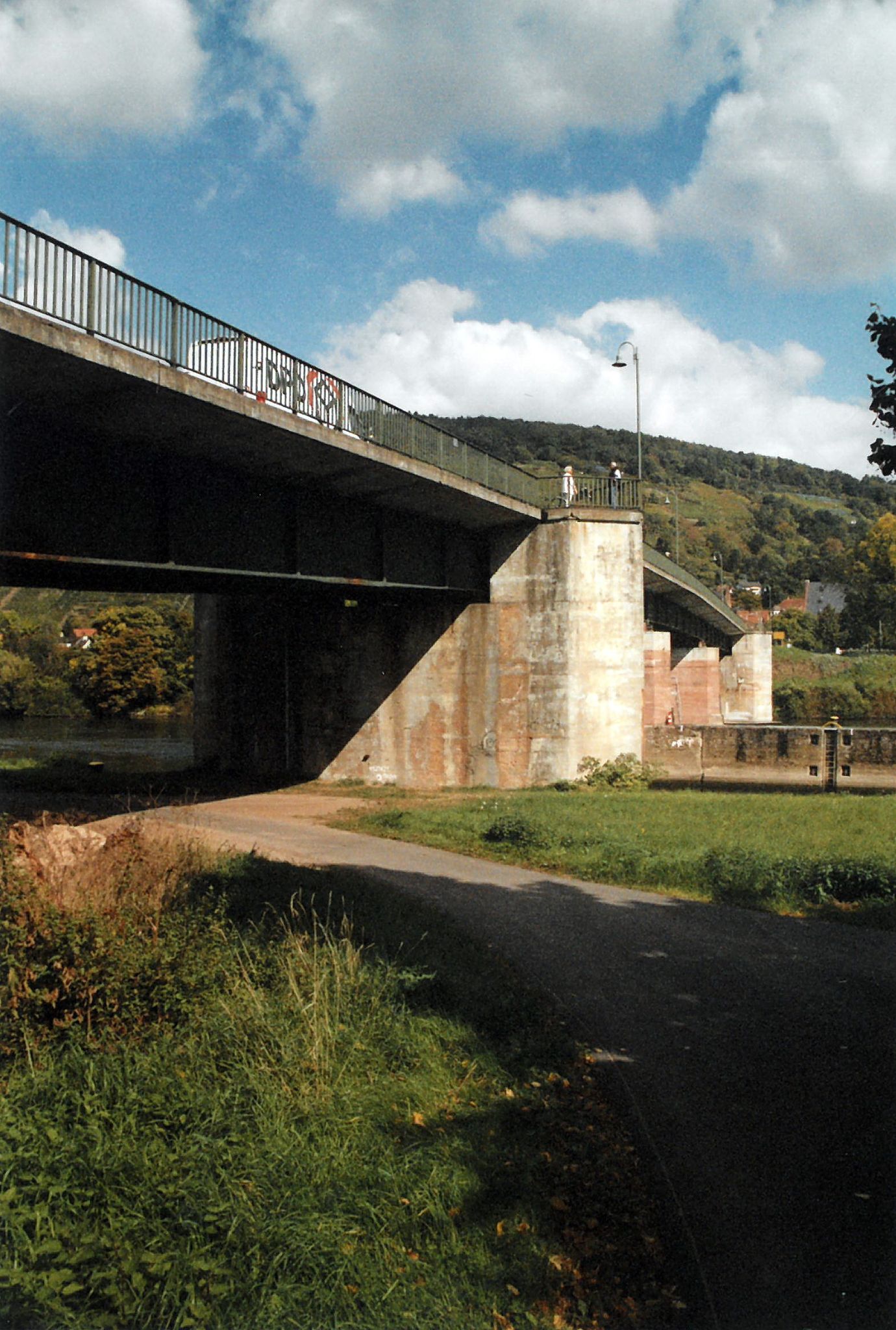 Die Mainbrücke im Jahr 2008