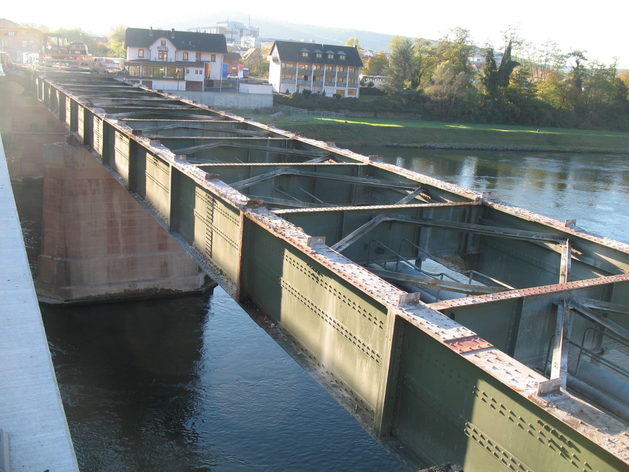 Abriss der alten Mainbrücke im Jahr 2012