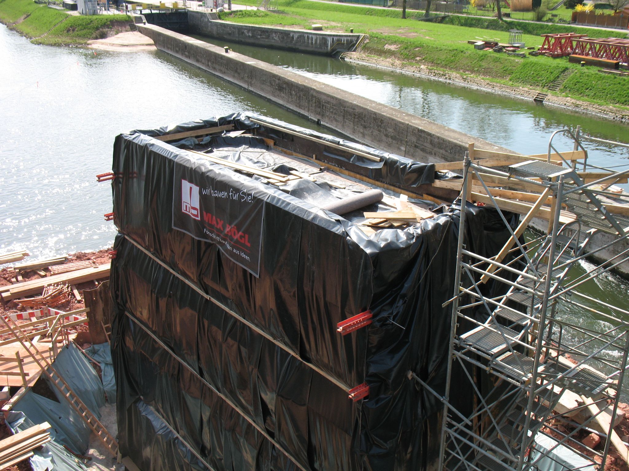 Bau der Mittelstütze