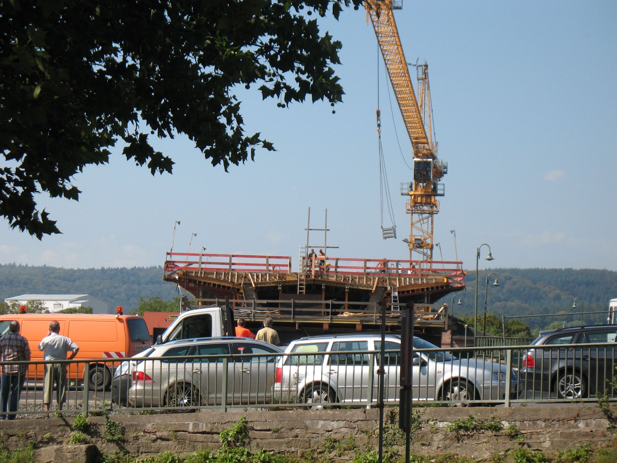 Blick auf die Schnittkante der ersten Brückenhälfte