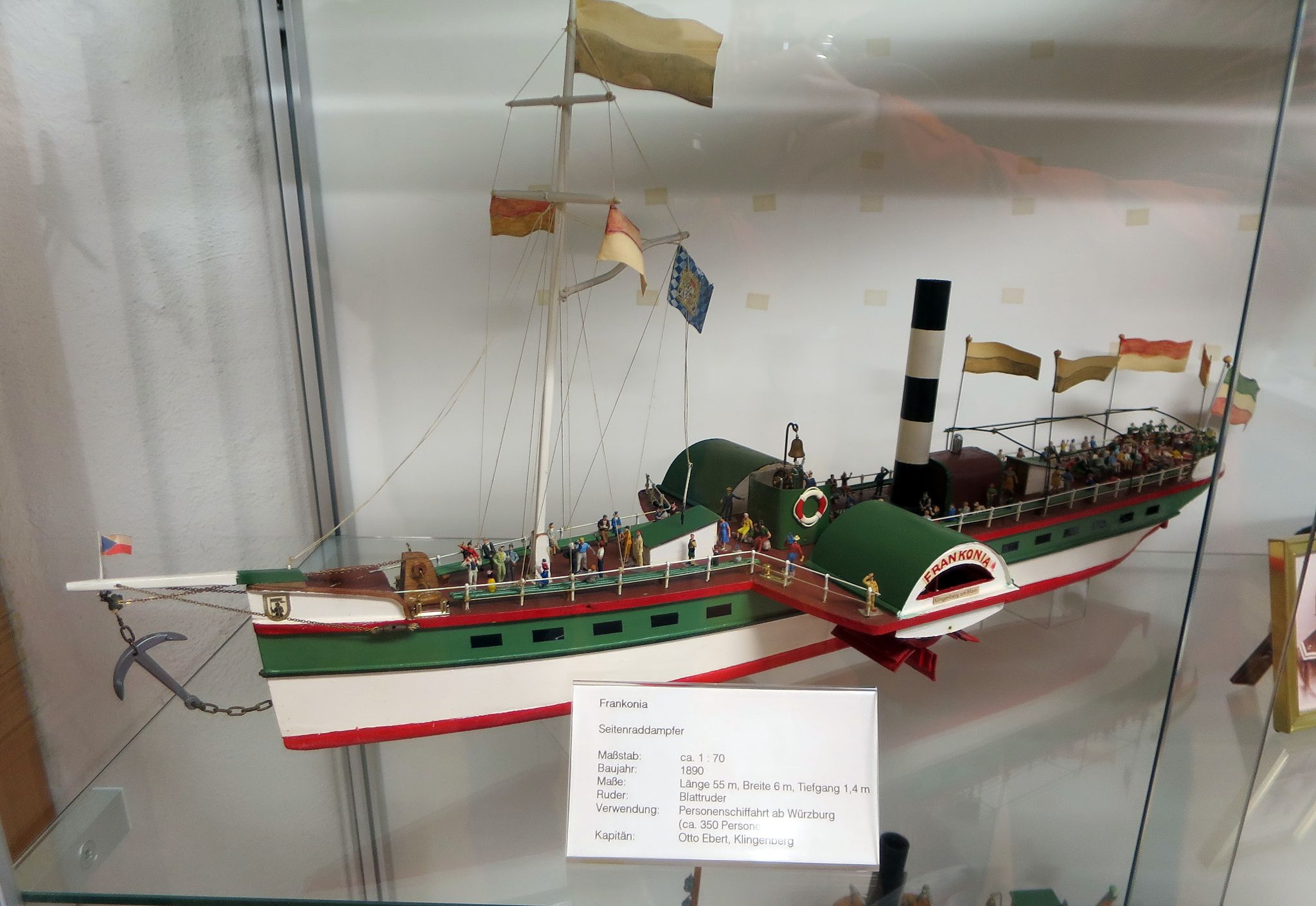 Modell des Raddampfers "Frankonia"