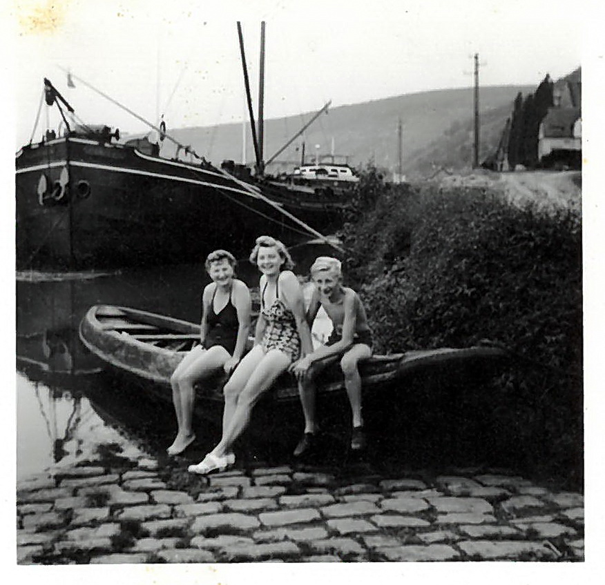 An der "Lände" vor den Sägewerken Michel und Ühlein in Klingenberg um 1938