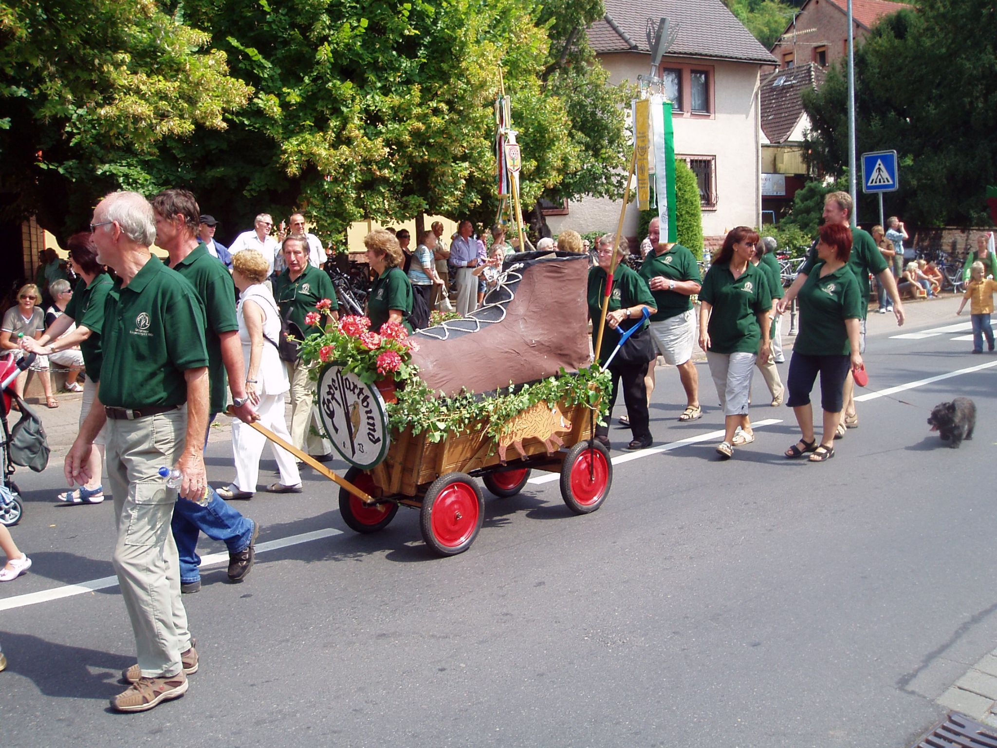 Jubiläumsfestzug 100 Jahre Weinbauverein