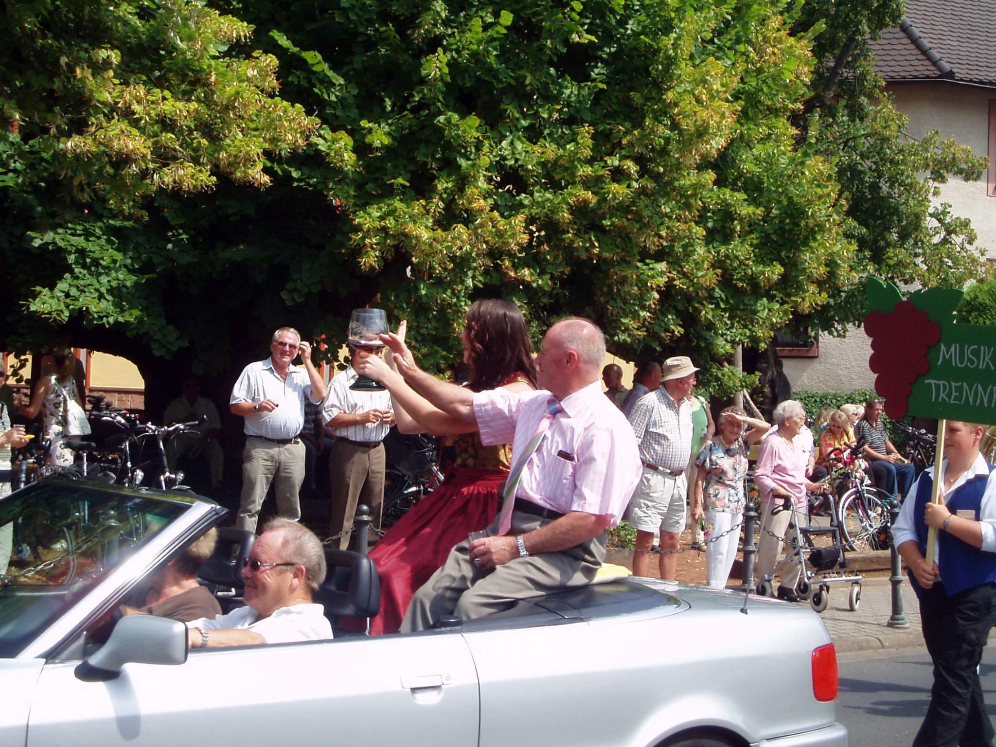 Jubiläumsfestzug 100 Jahre Weinbauverein