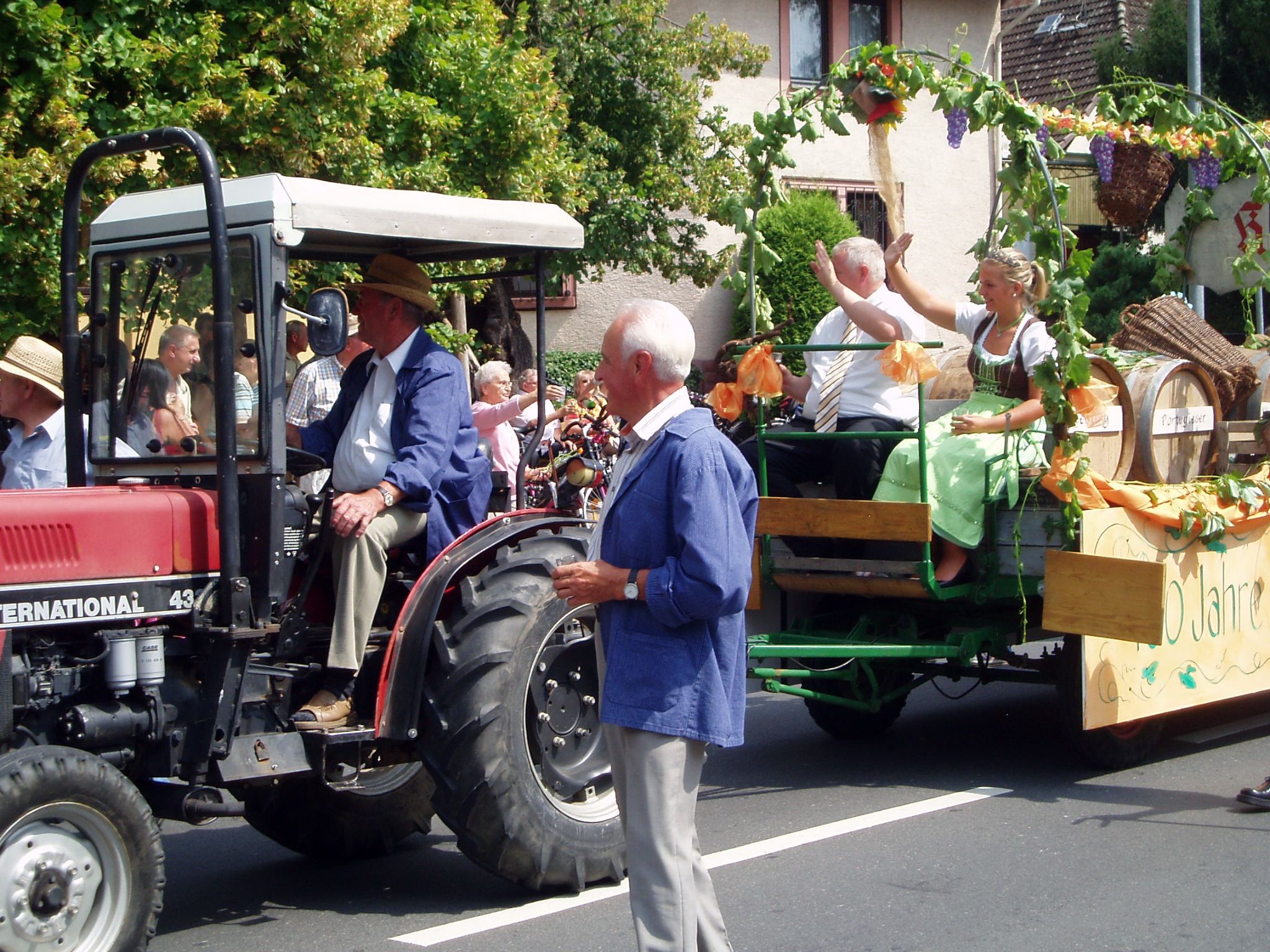 Jubiläumsfestzug 100 Jahre Weinbauverein