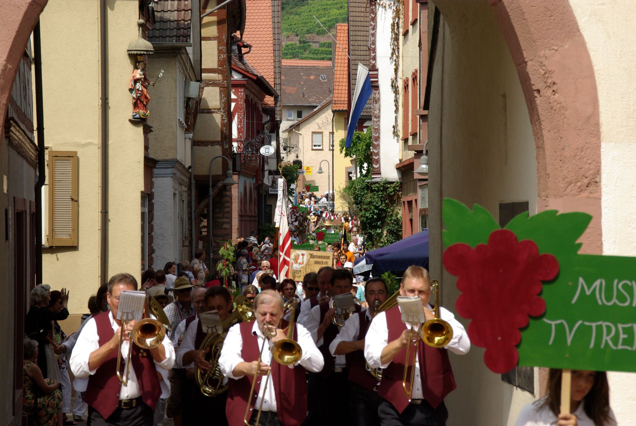 Jubiläumsfestzug 100 Jahre Weinbauverein