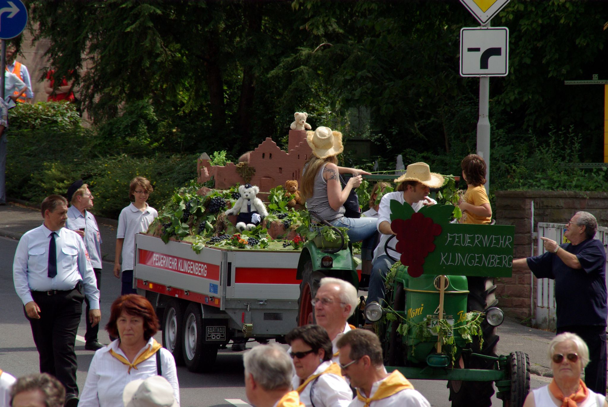 Jubiläumsfestzug 100 Jahre Weinbauverein