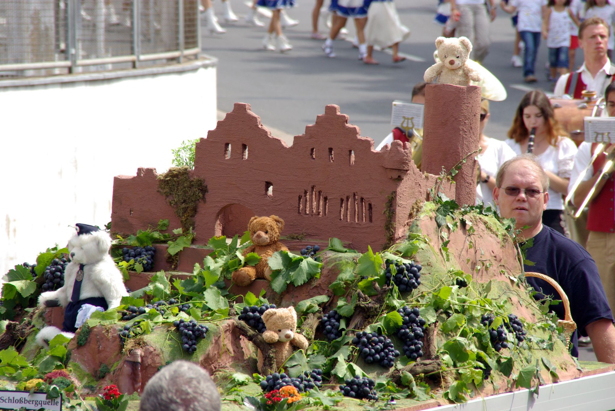 Jubiläumsfestzug 100 Jahre Weinbauverein