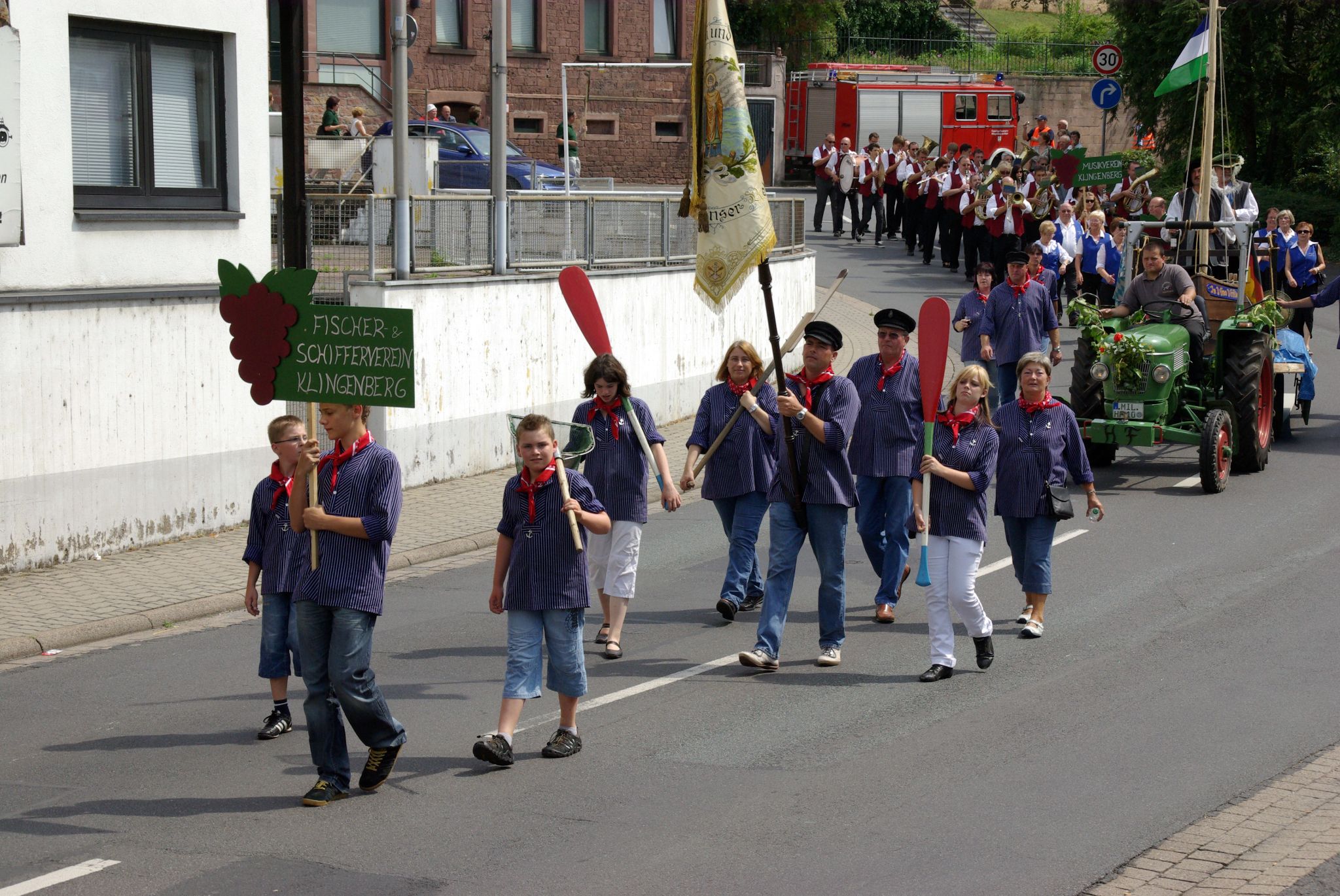 Jubiläumsfestzug 100 Jahre Weinbauverein