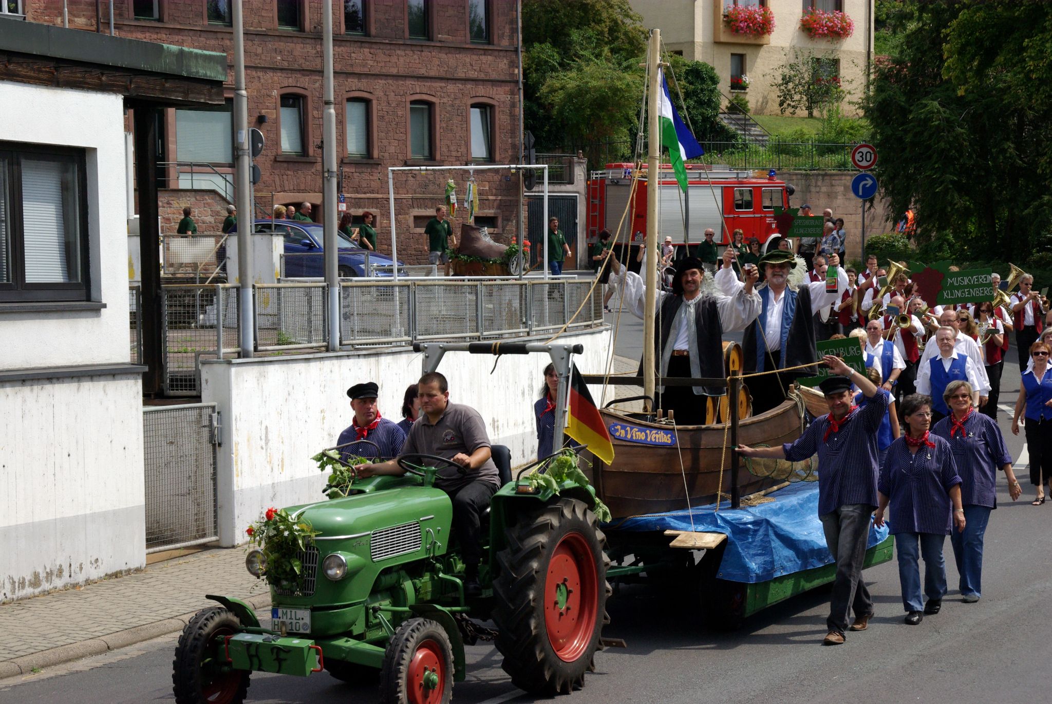 Jubiläumsfestzug 100 Jahre Weinbauverein