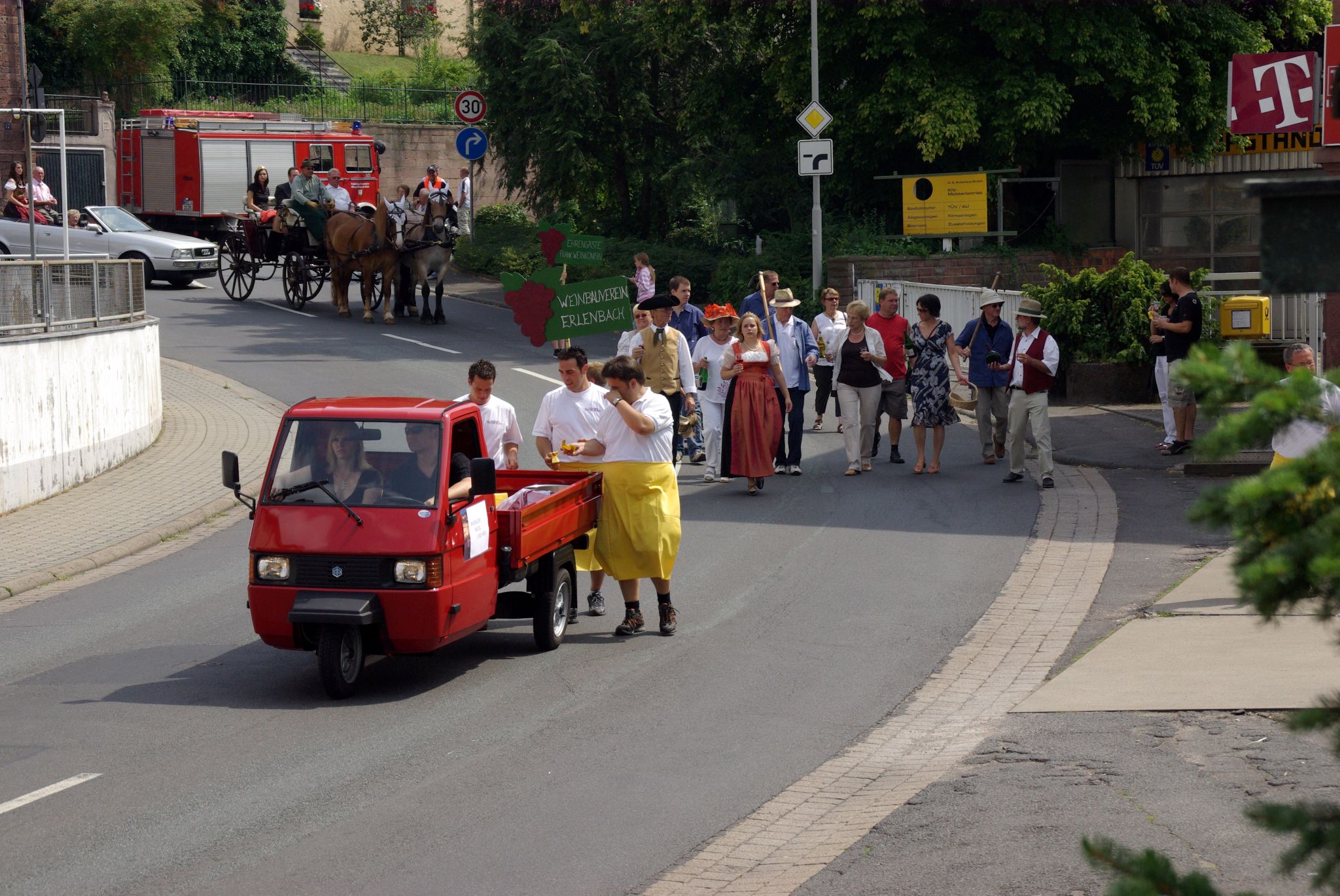 Jubiläumsfestzug 100 Jahre Weinbauverein