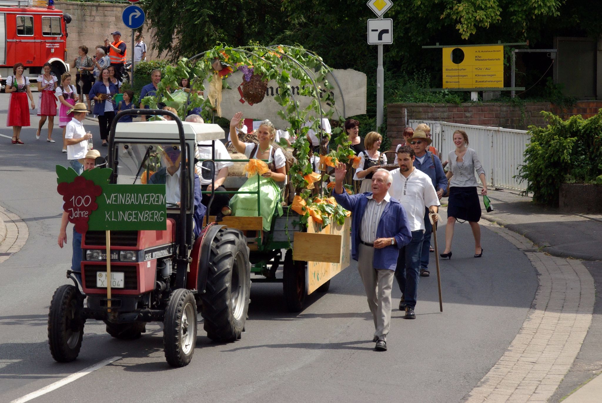 Jubiläumsfestzug 100 Jahre Weinbauverein