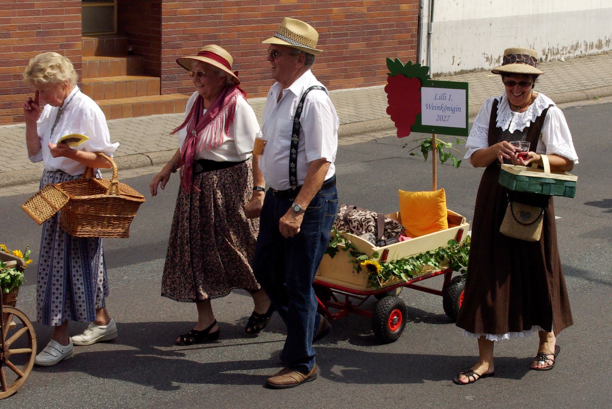 Jubiläumsfestzug 100 Jahre Weinbauverein