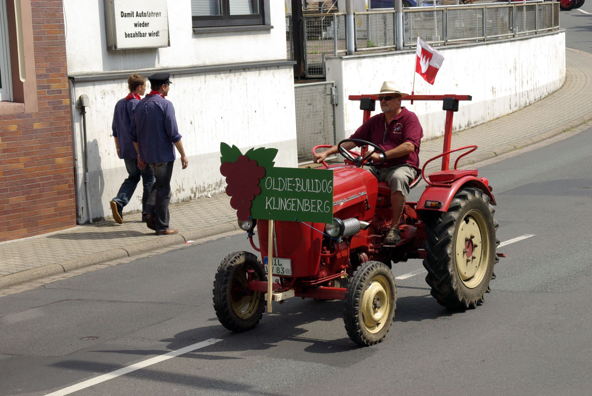 Jubiläumsfestzug 100 Jahre Weinbauverein