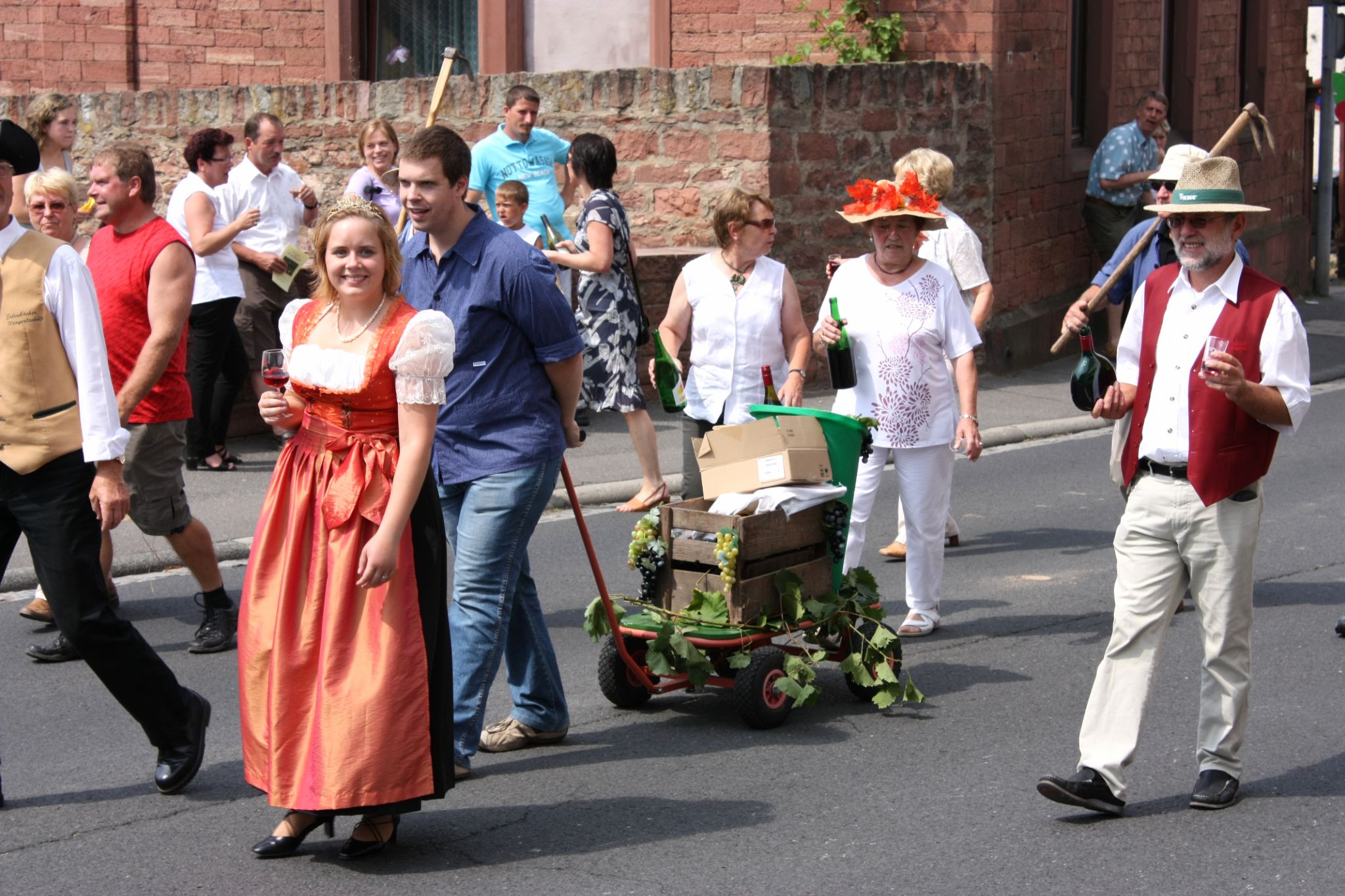 Jubiläumsfestzug 100 Jahre Weinbauverein