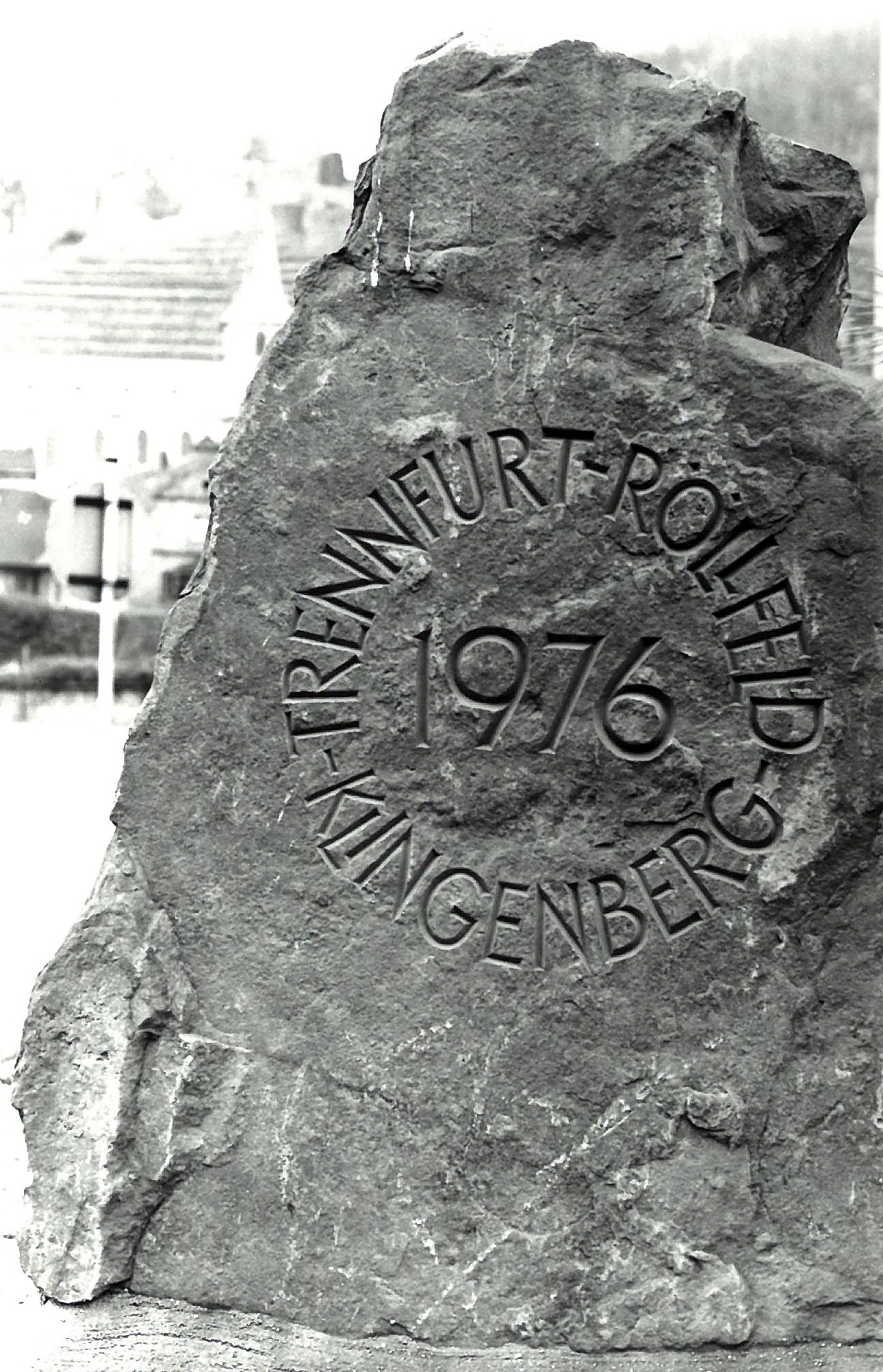 Rückseite des Gedenksteins im Jahr 1976