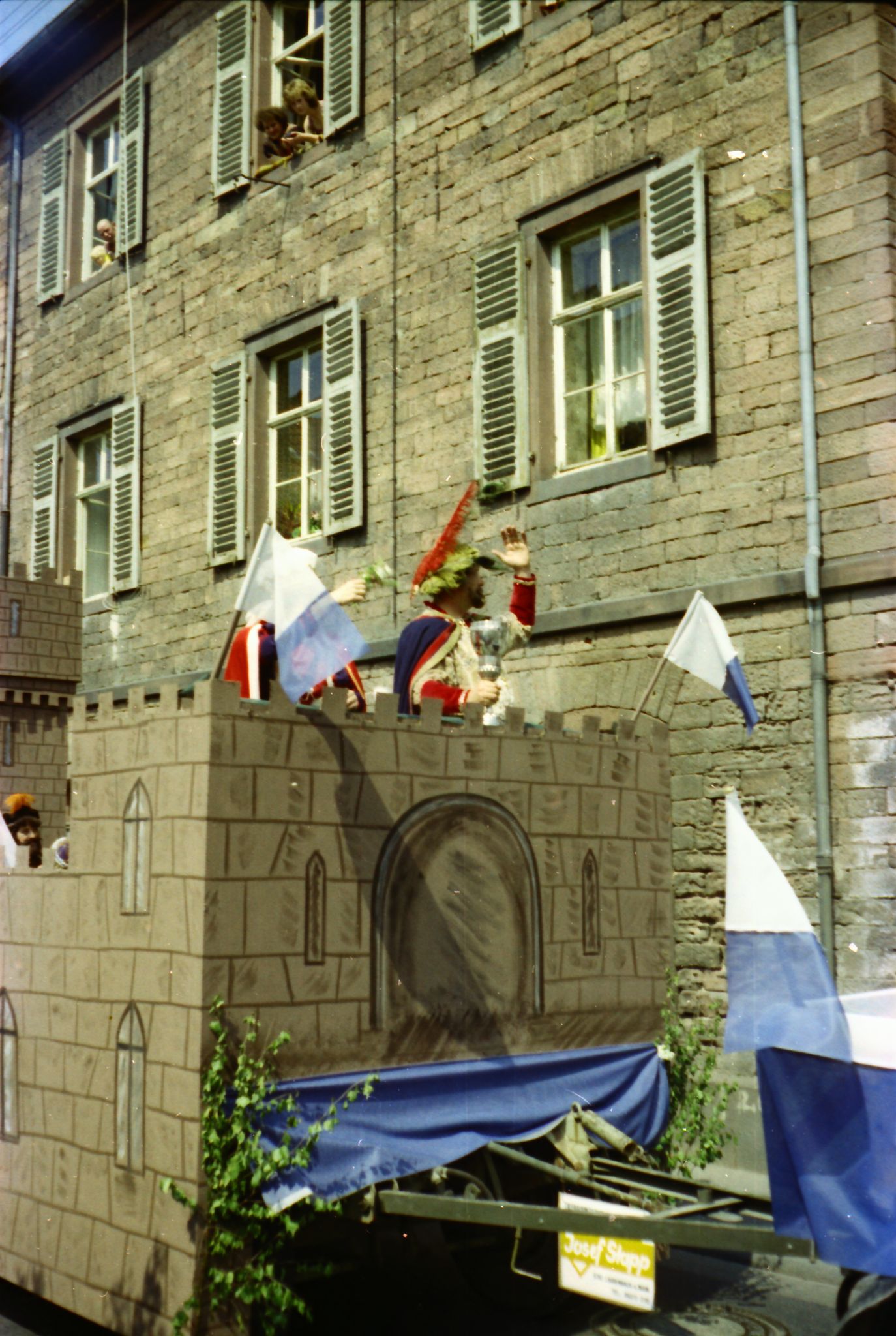 Festwagen mit Conrad von Bickenbach