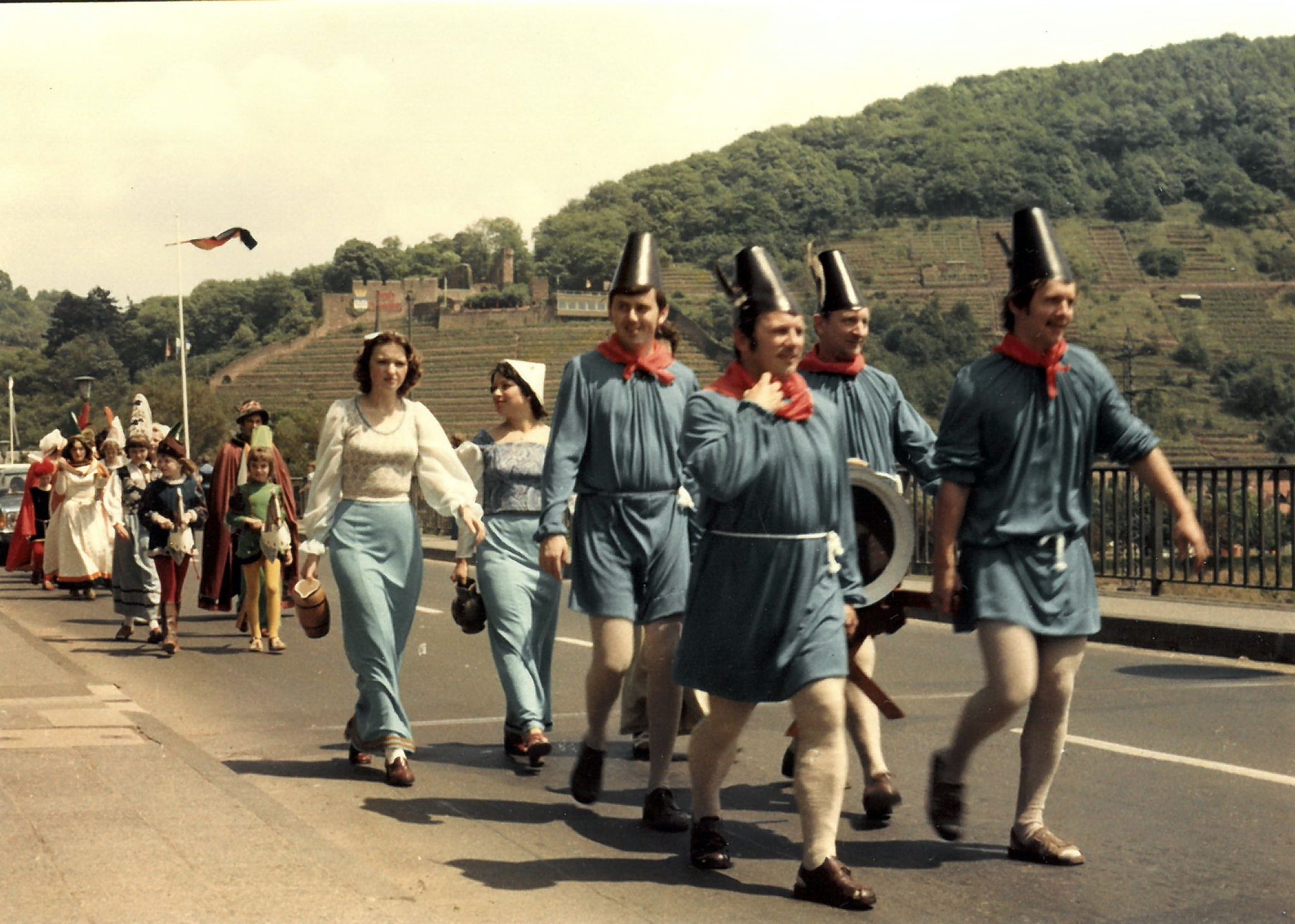 "Die fröhlichen Winzer und Winzerinnen"