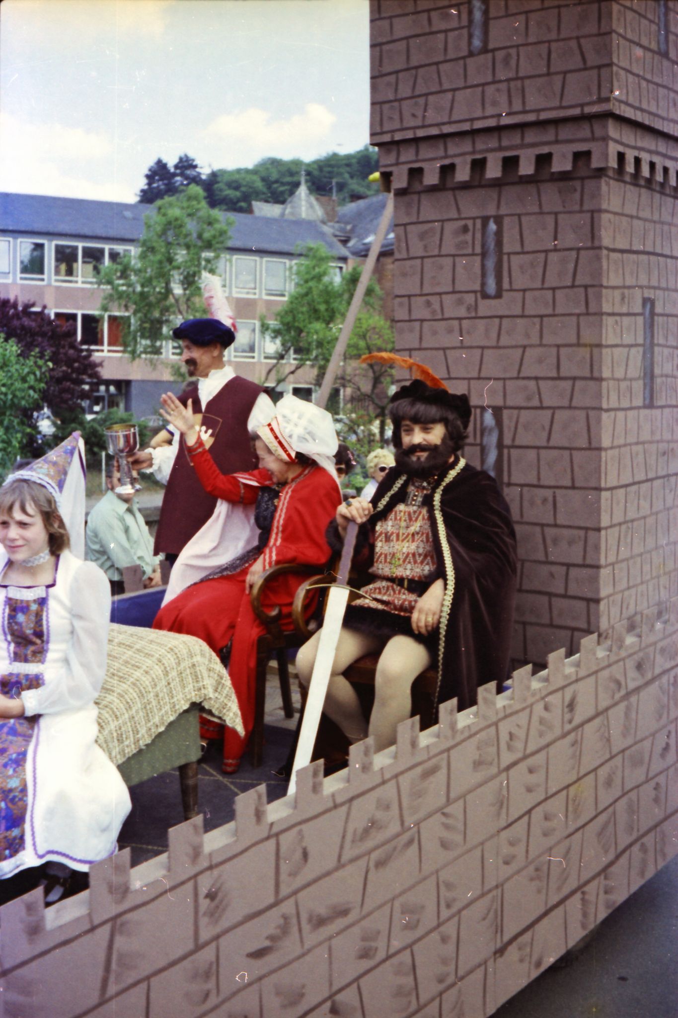 Festwagen des Conrad von Bickenbach mit Burgvogt Christian