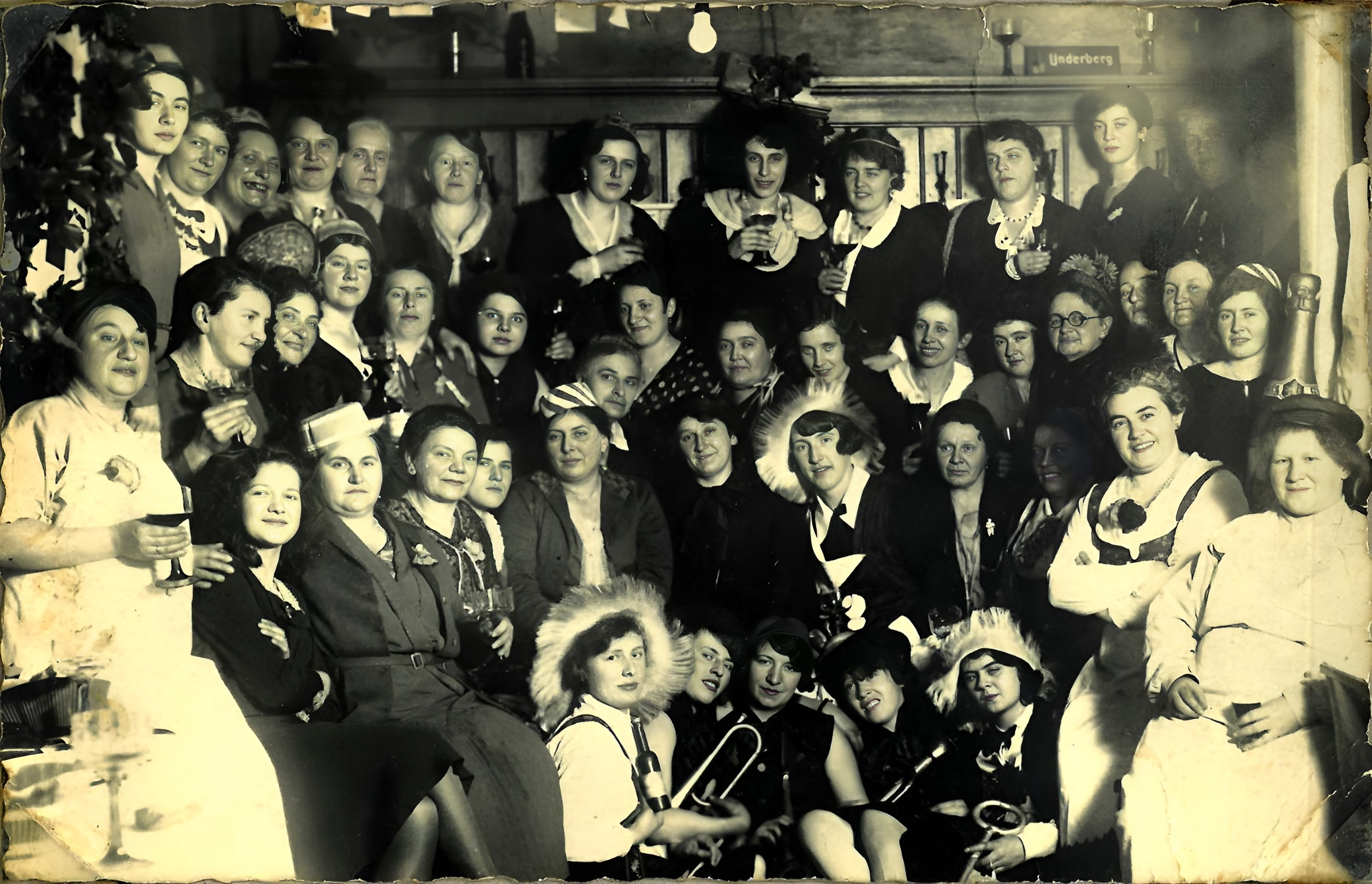 Faschingsunterhaltungen beim Roten Kreuz 1929/1930