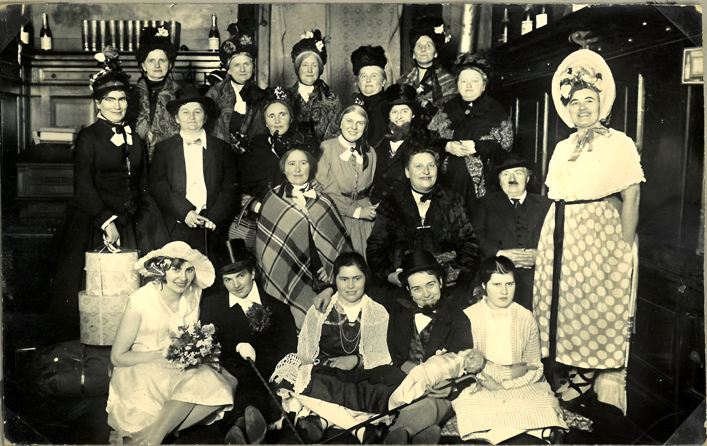 Faschingsunterhaltungen beim Roten Kreuz 1929/1930