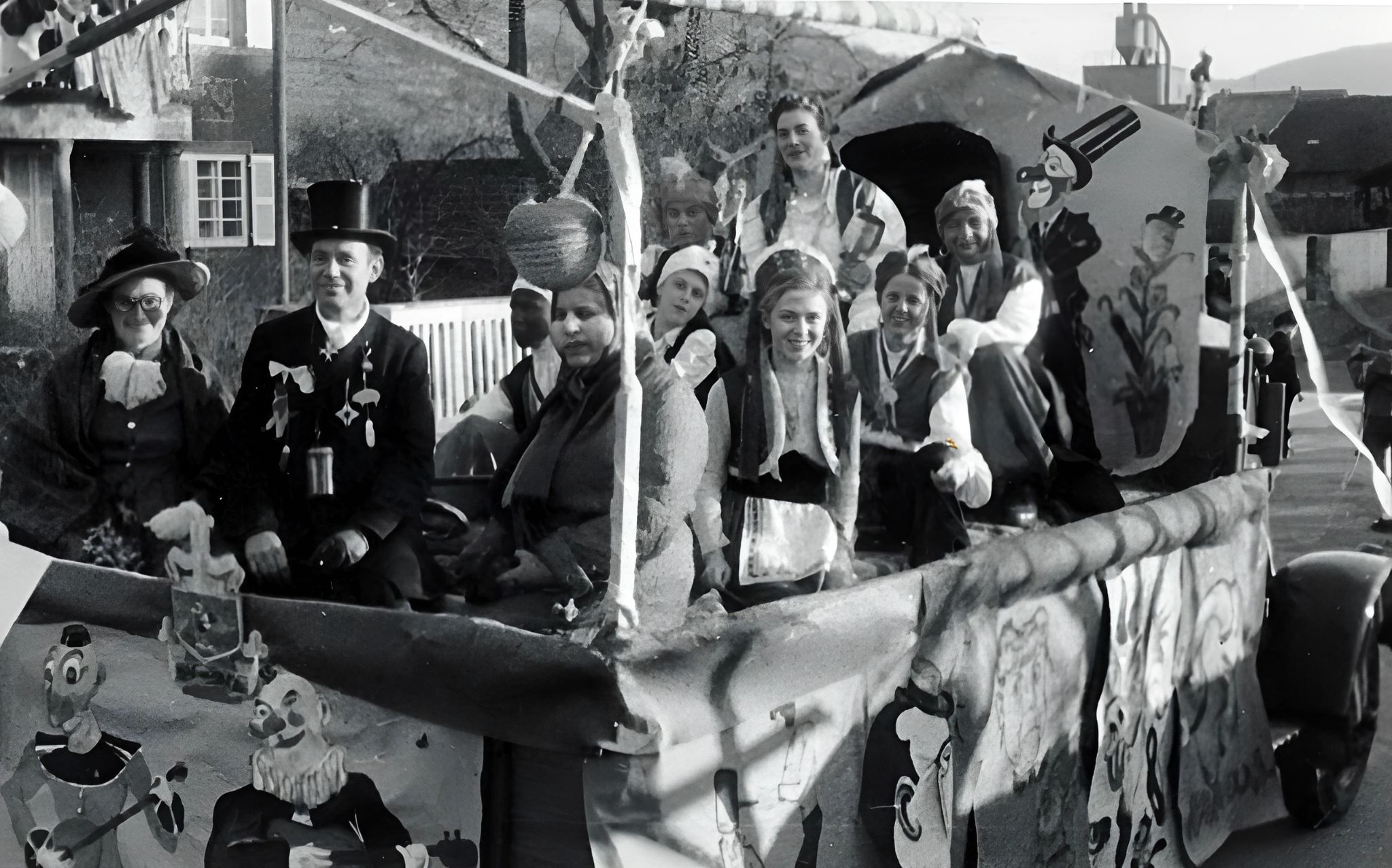 Faschingswagen in der Wilhelmstraße 1951