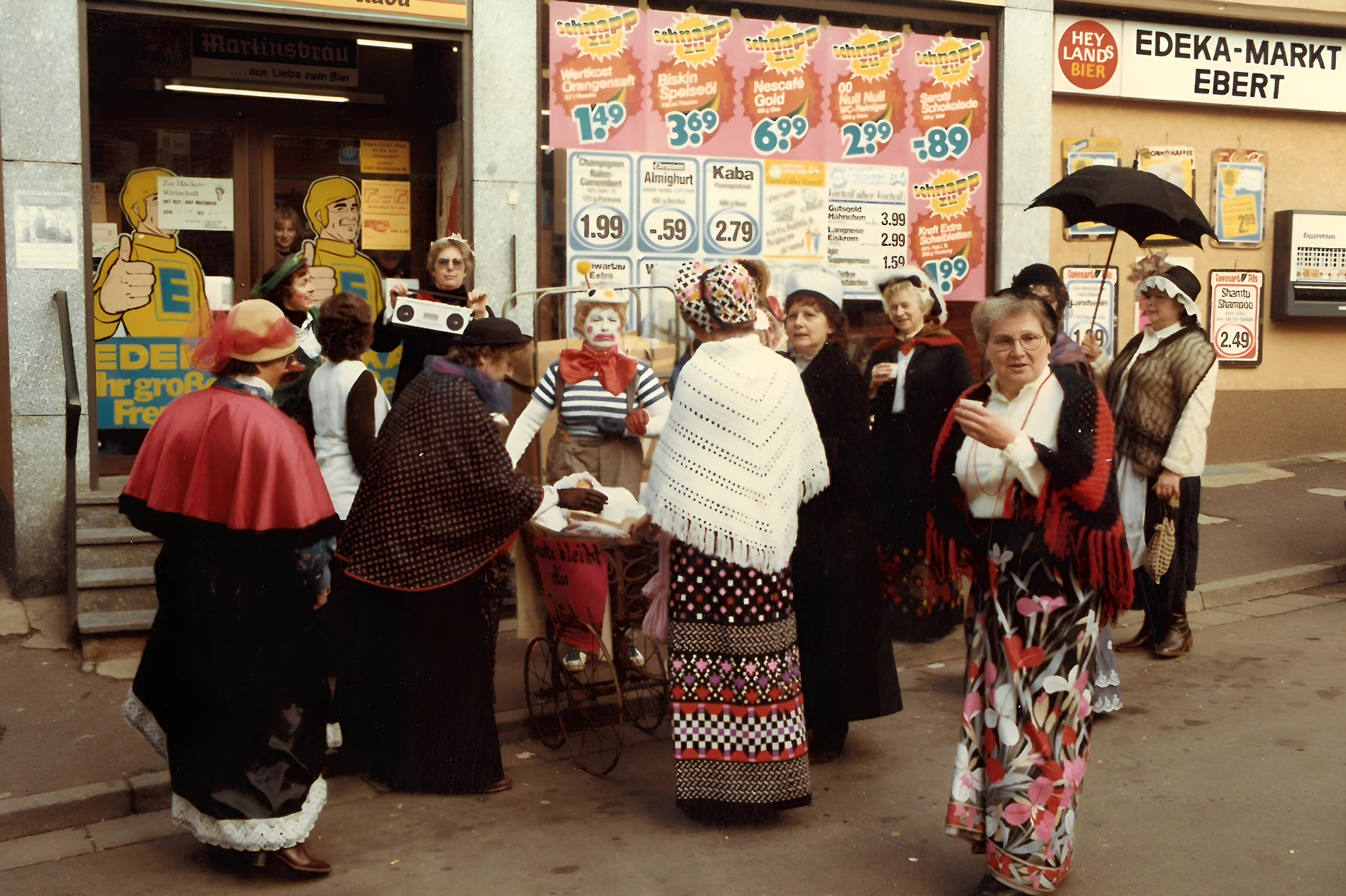 Die Mittwochsturnerinnen am Rosenmontag 1984