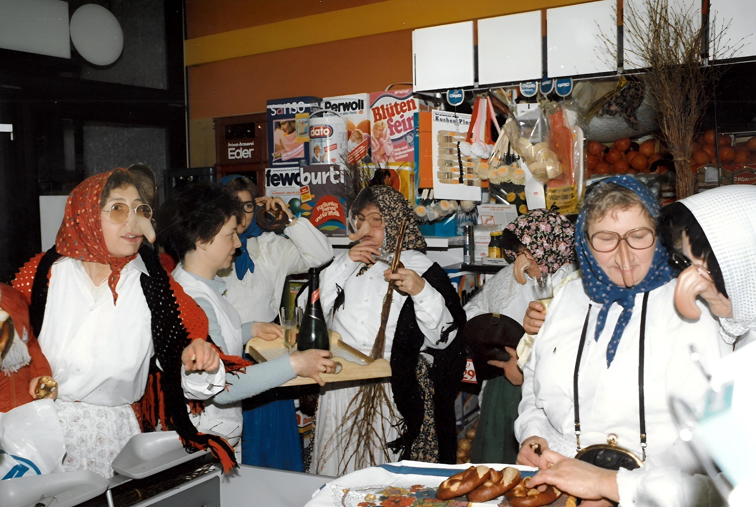 Die Mittwochsturnerinnen am Rosenmontag 1986