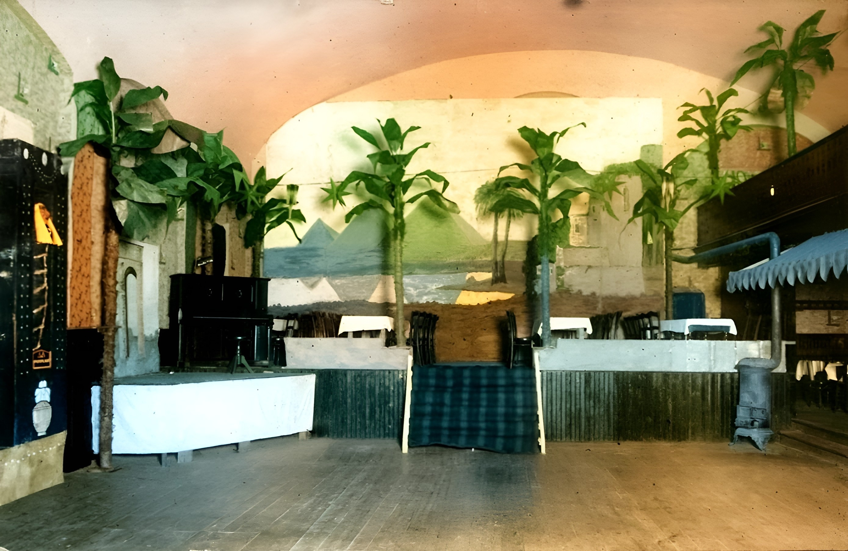 Bühnendekoration im Saalbau der Brauerei Schmitt 1929