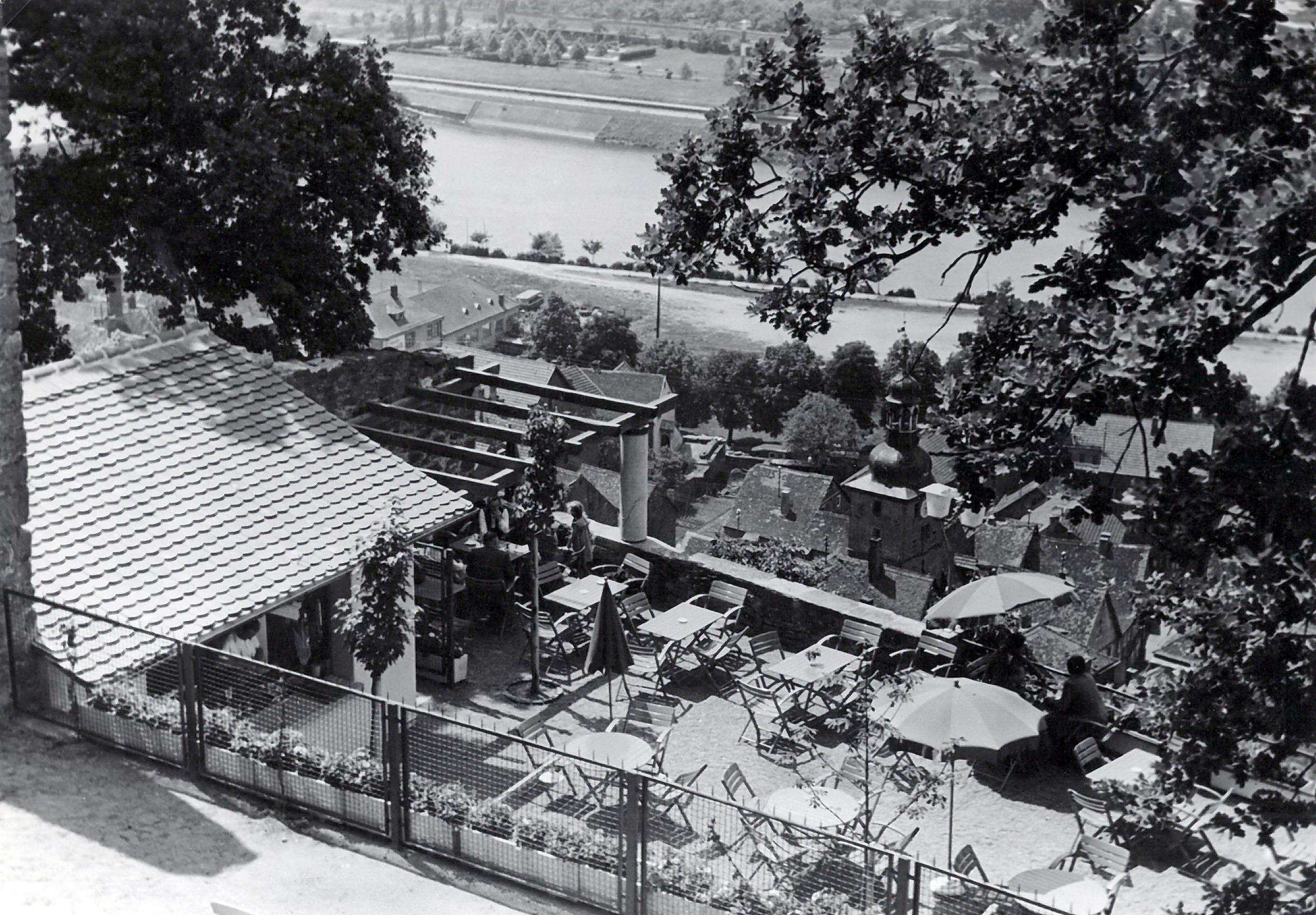 Blick auf die Burgterrasse