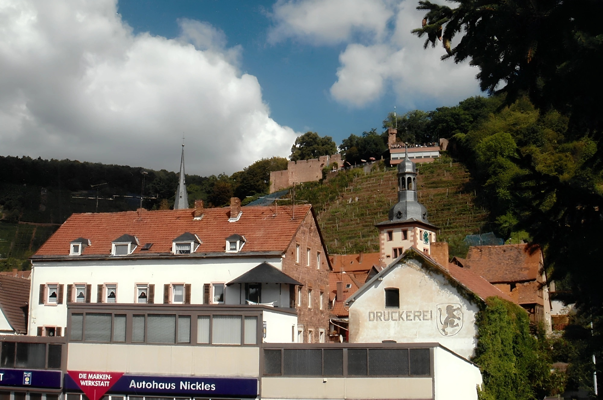 Das goldene Kreuz im Jahr 2003