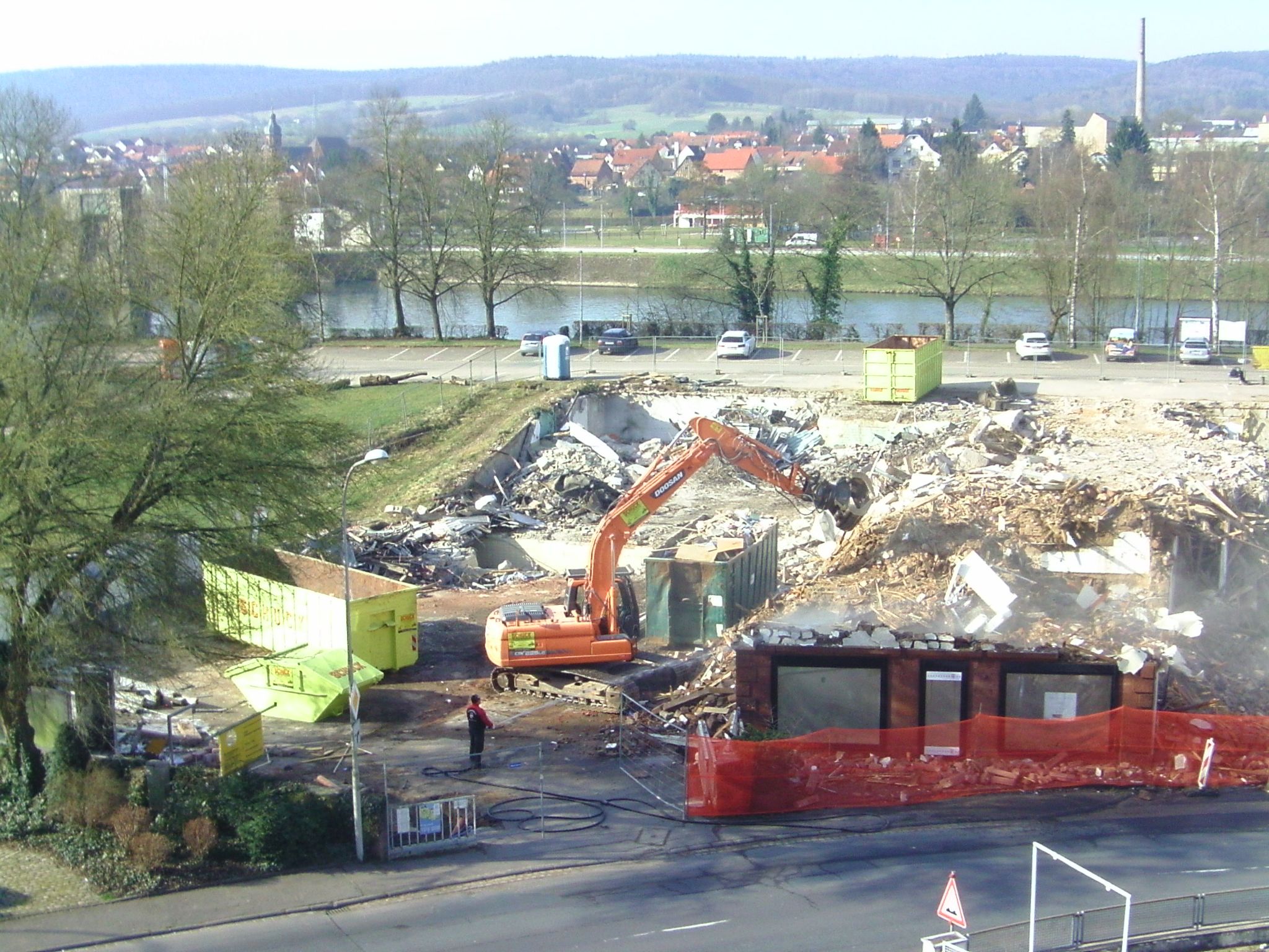 Auch das Stammhaus fällt den Baggern zum Opfer
