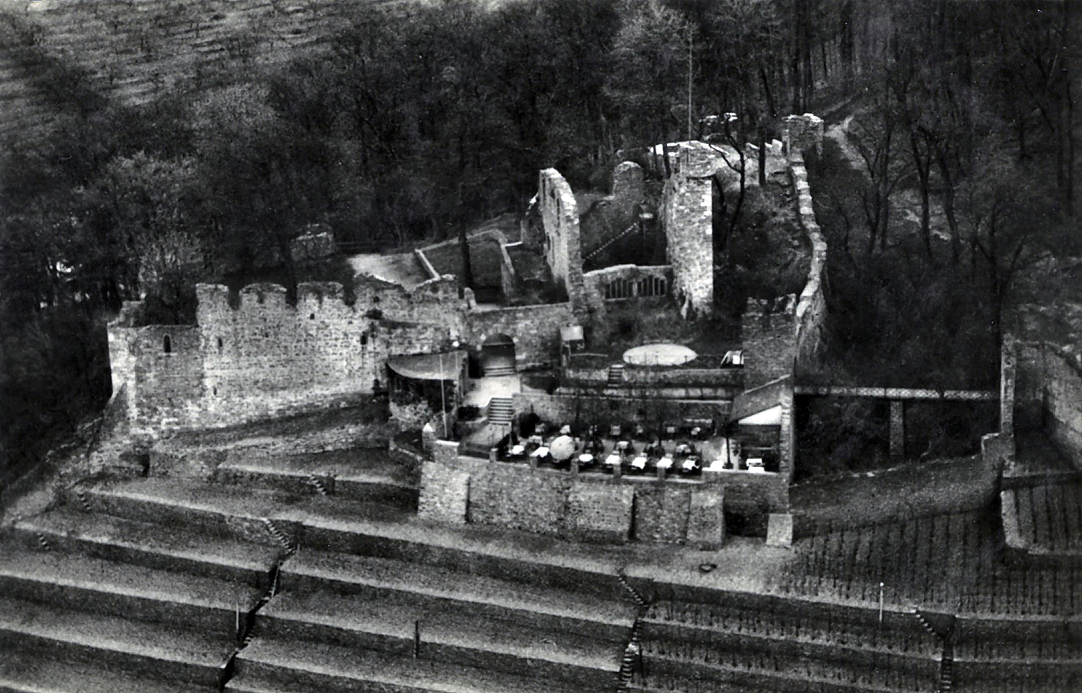 Ansichtskarte der Burgruine um 1930