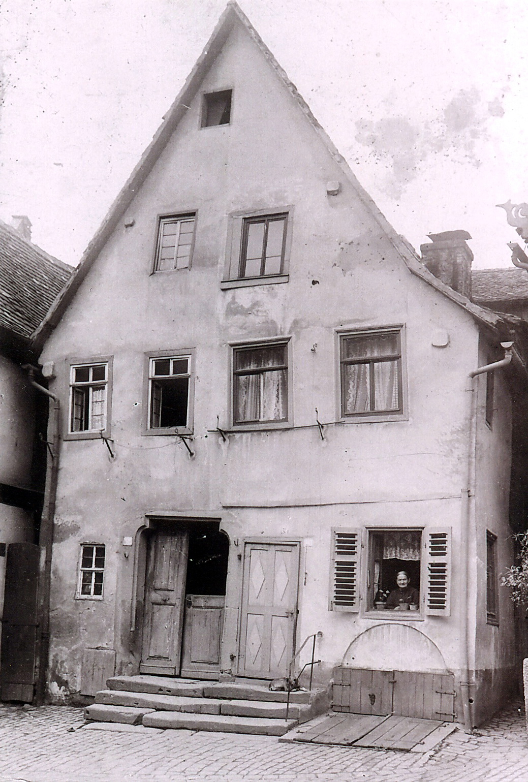 Hauptstraße 6