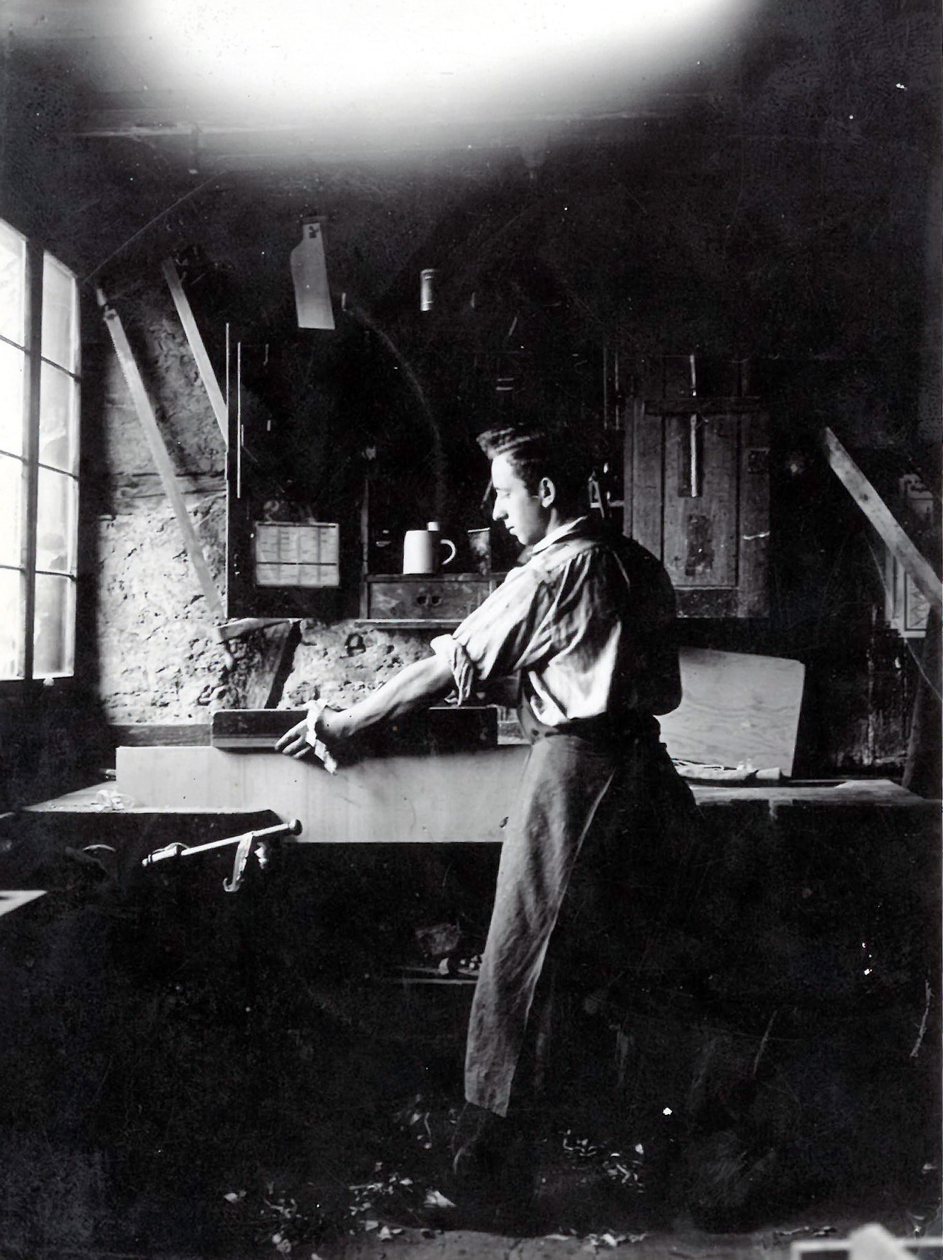 Geselle in der Schreinerwerkstatt Valentin Pfister