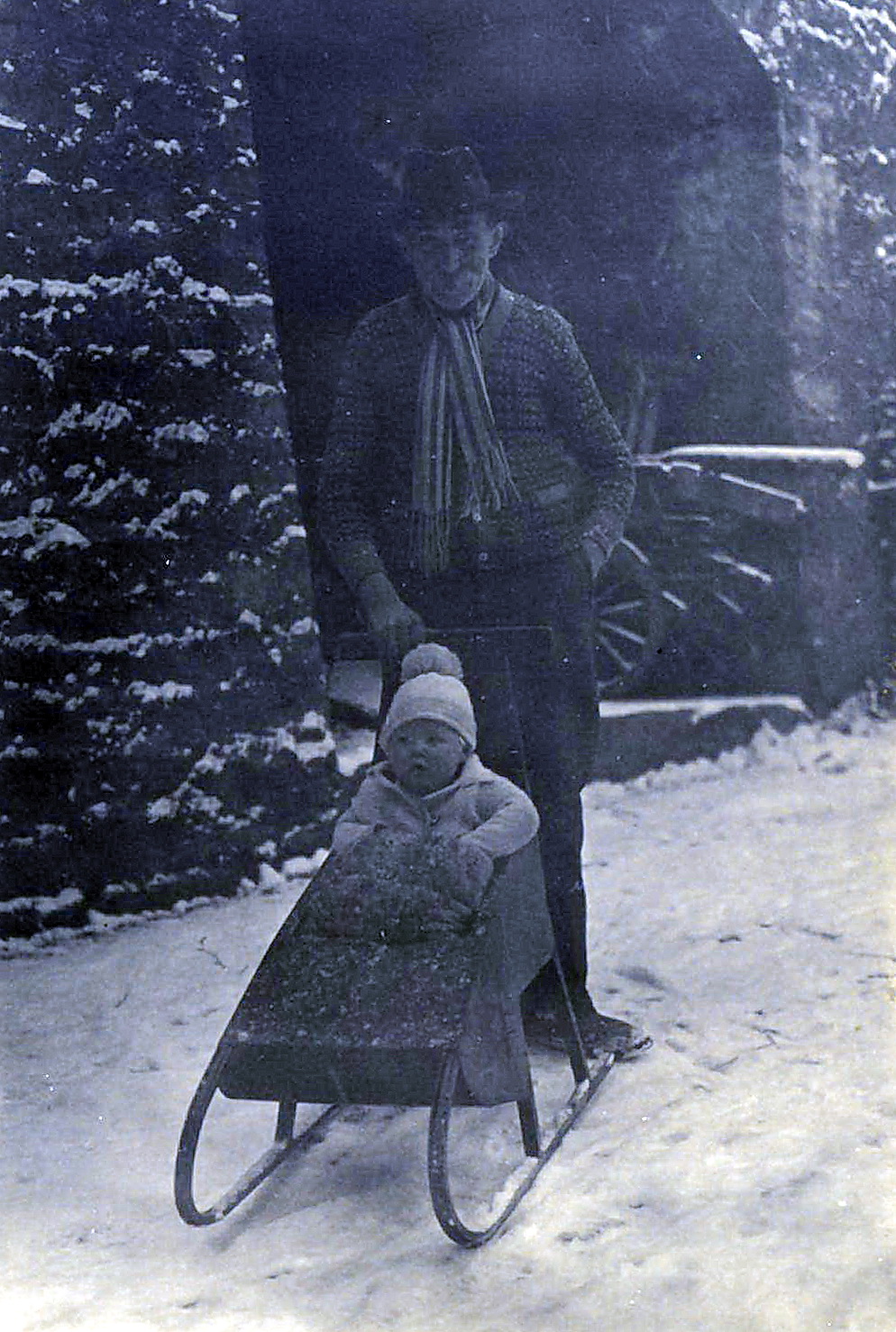 Großvater Otto mit Enkelkind Otto