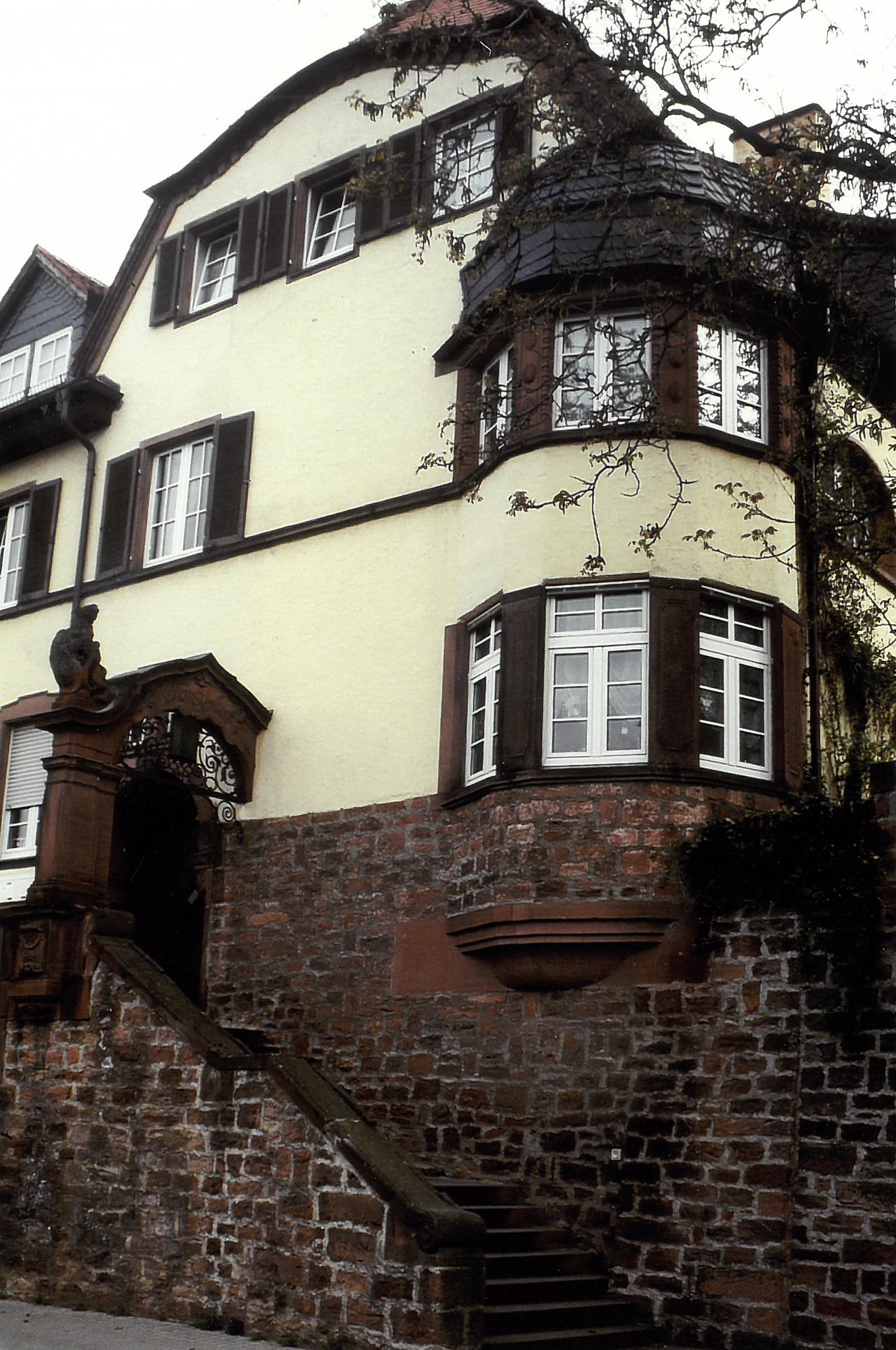 Das Alte Forstamt (Ludwigstraße 82)  wurde 1912-1913 erbaut