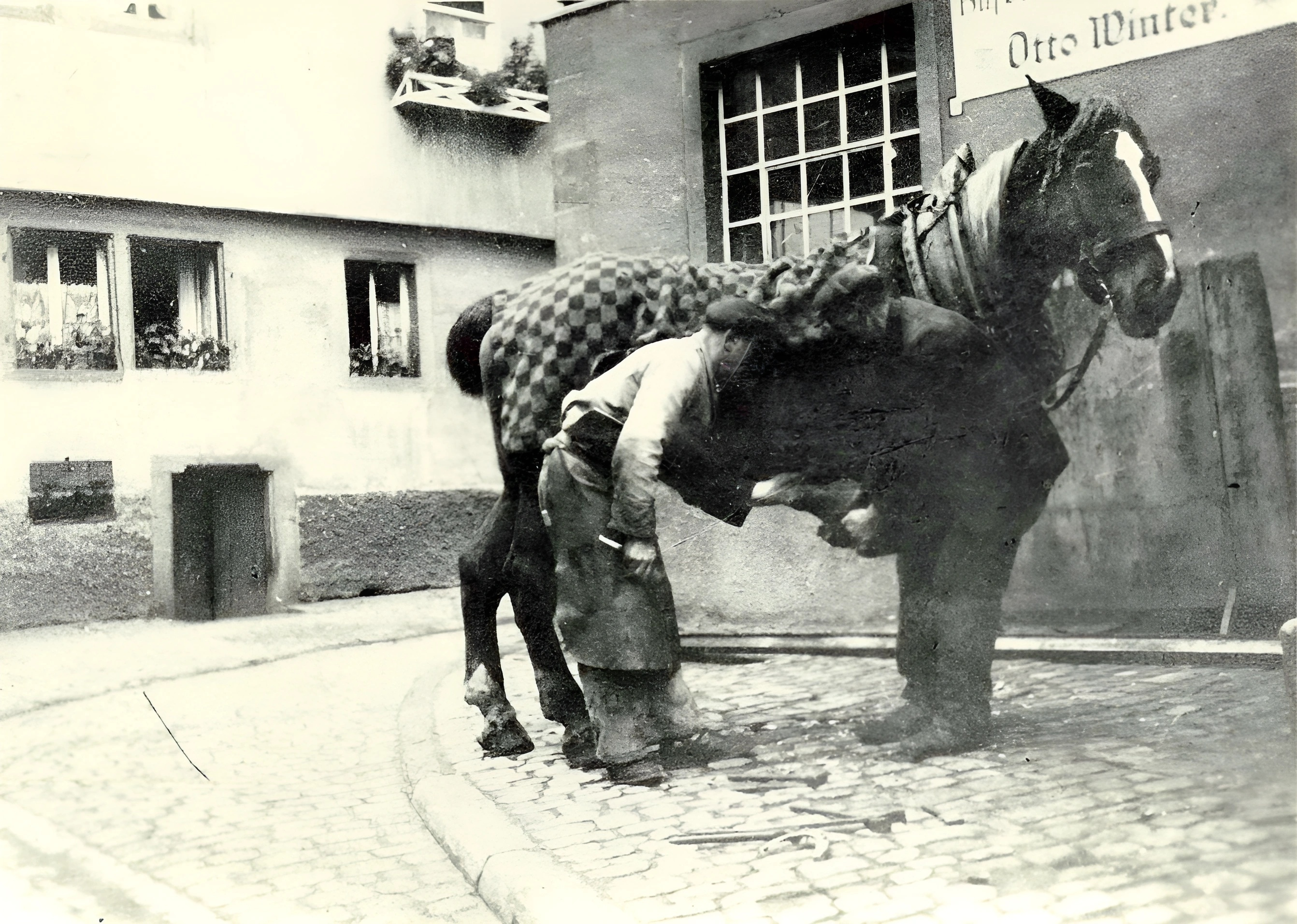 Hufbeschlag vor der Mainstraße 19