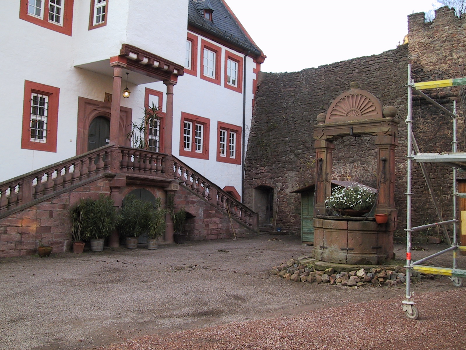 Das Schloss Mairhofen nach der grundlegenden Sanierung in den Jahren 2000 - 2001