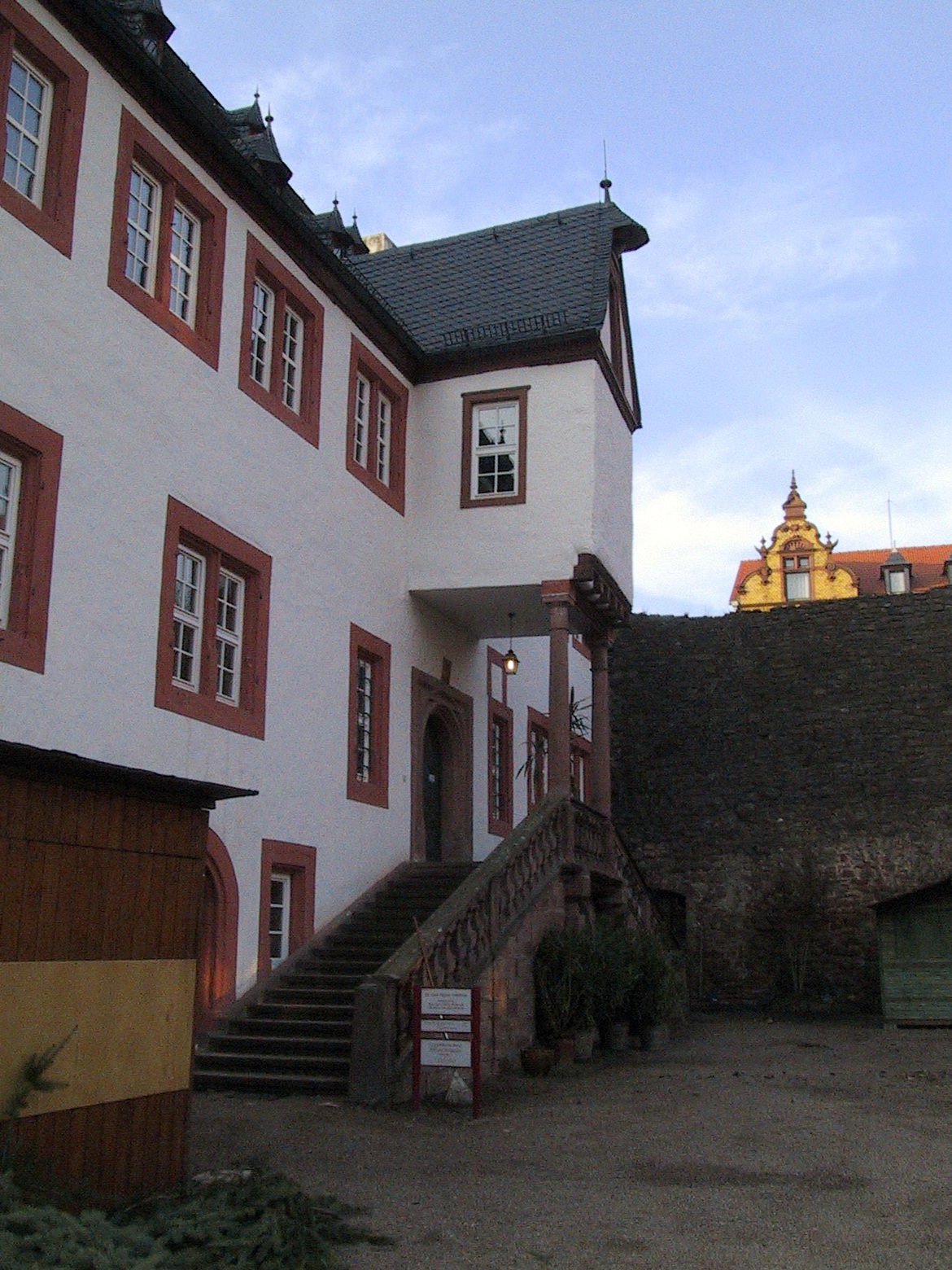 Blick auf das Haupthaus