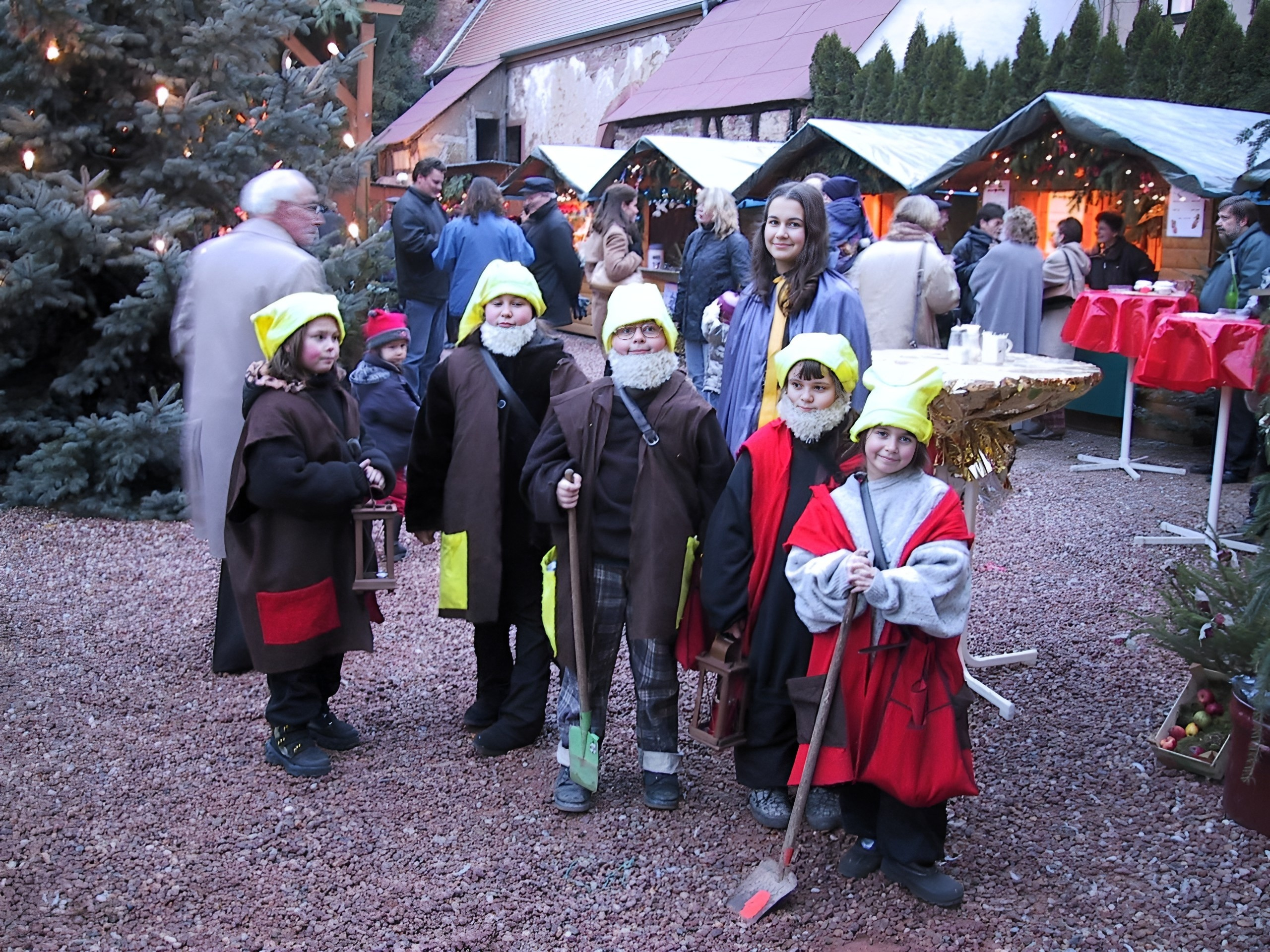 Weihnachtsmarkt im Schlosshof 2001