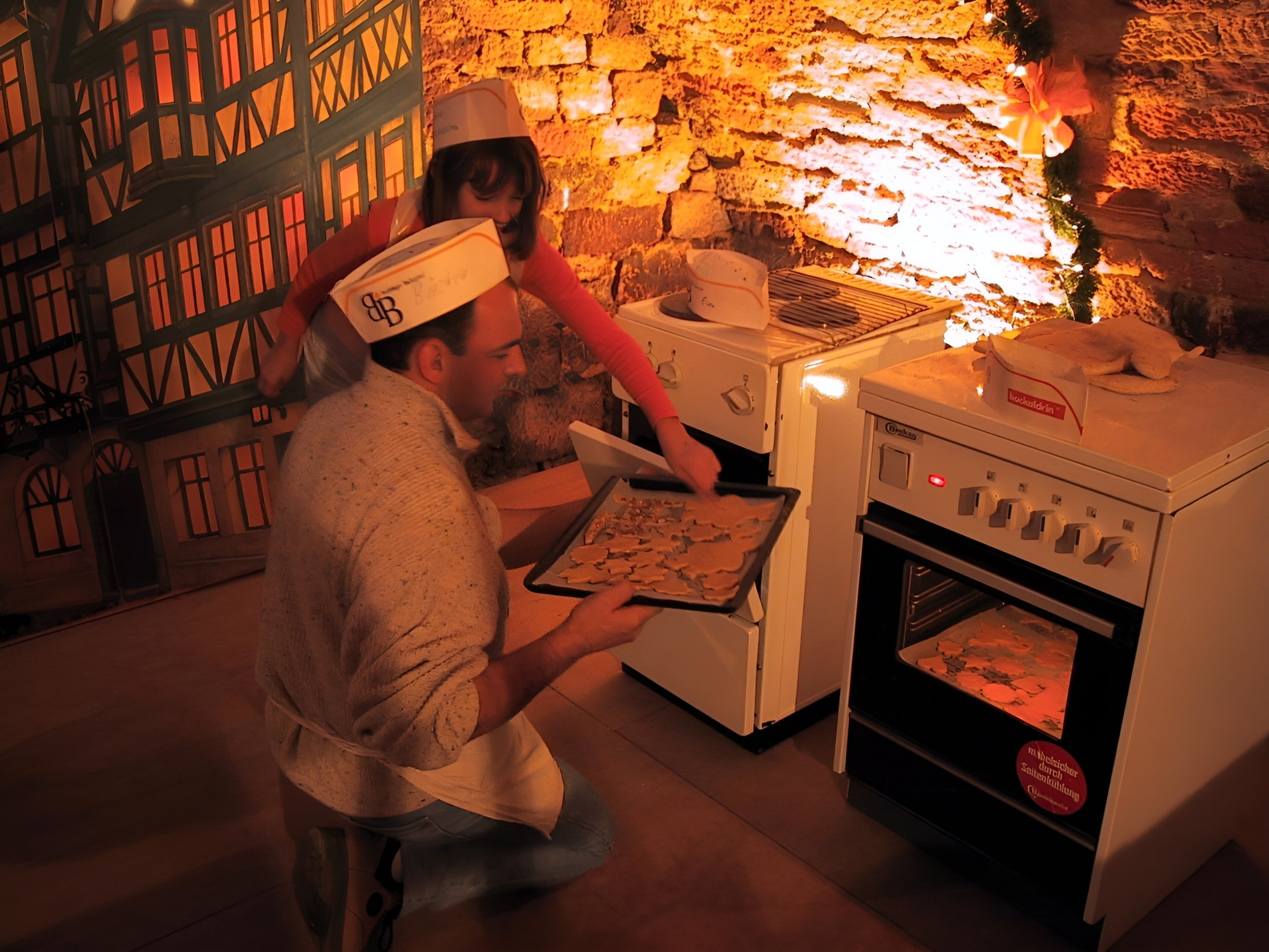Die Weihnachtsbäckerei im Schlosskeller 2001