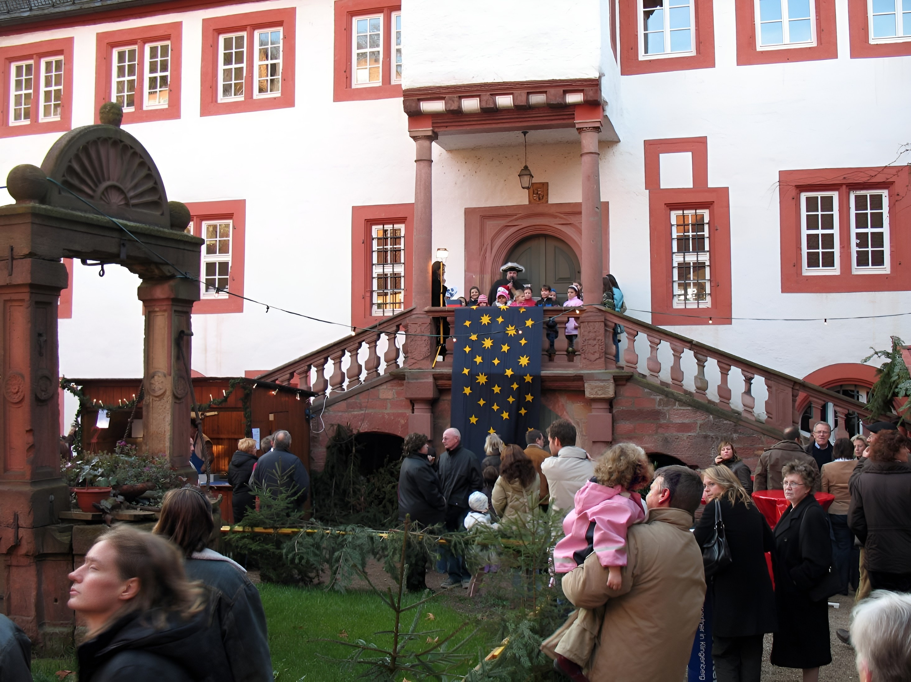 Weihnachtsmarkt im Schlosshof 2006