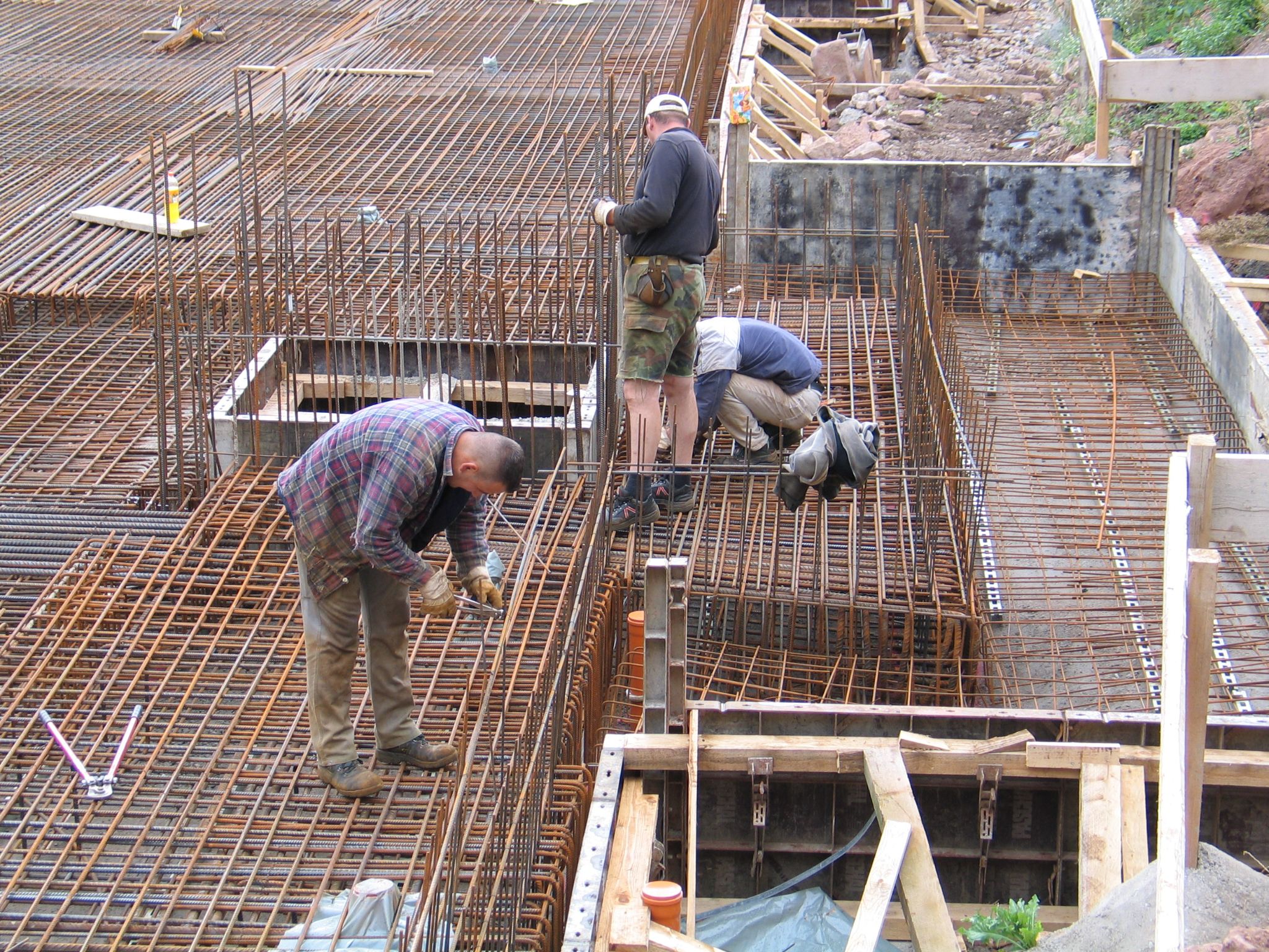 Stahlflechter bei der Arbeit