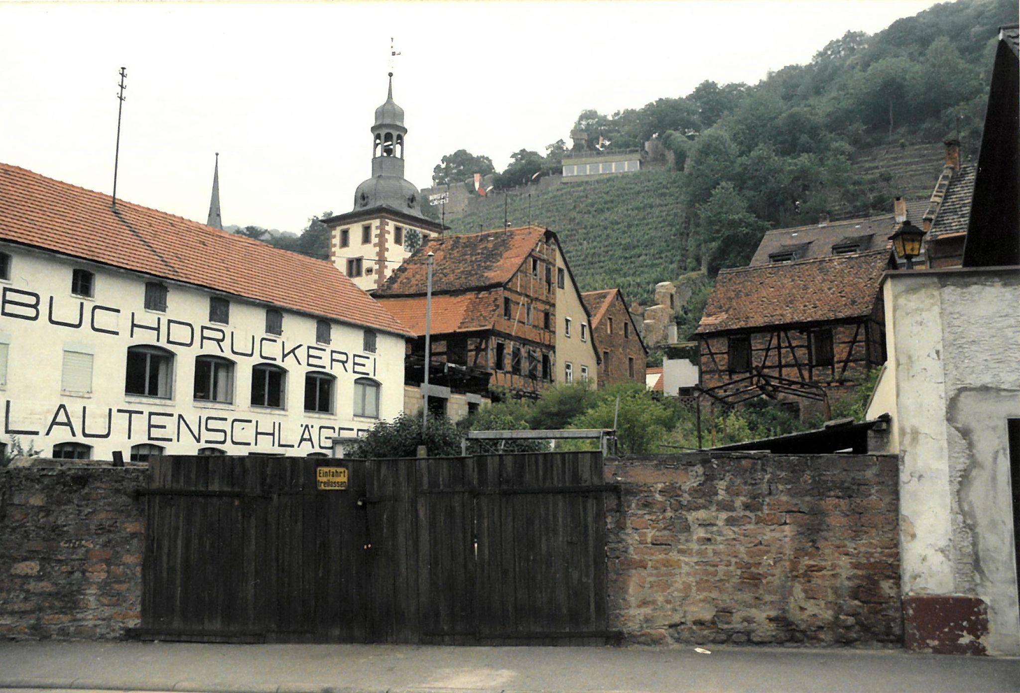 Blick auf die Druckerei August Lautenschläger (Aula)