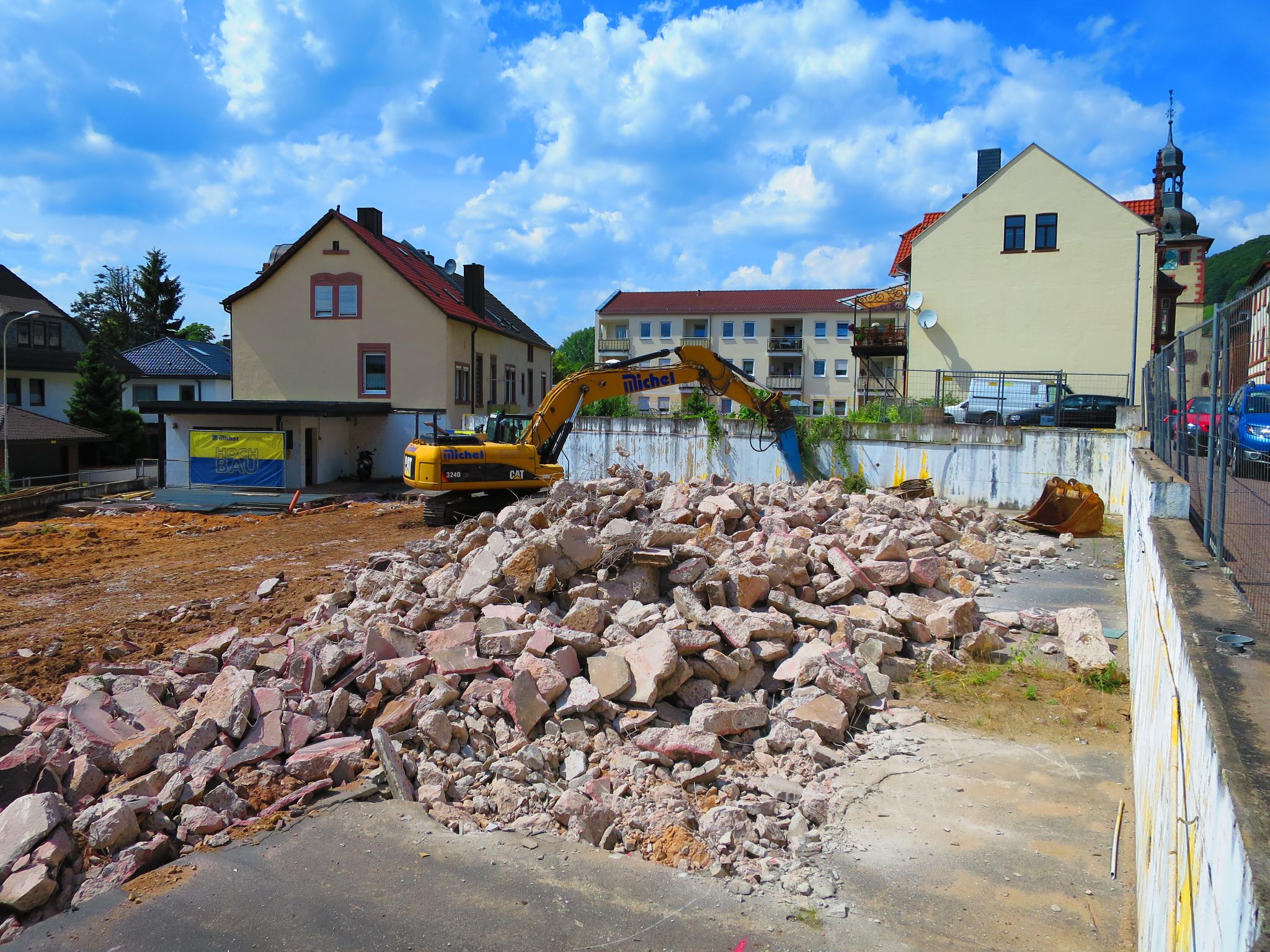 Abriss des Ausstellungsgeländes der Fa. Opel Arnold