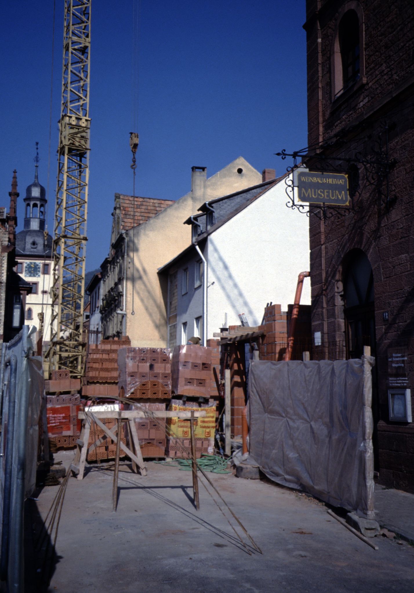 Bau des Gebäudes Wilhelmstraße 13 im Jahr 1994