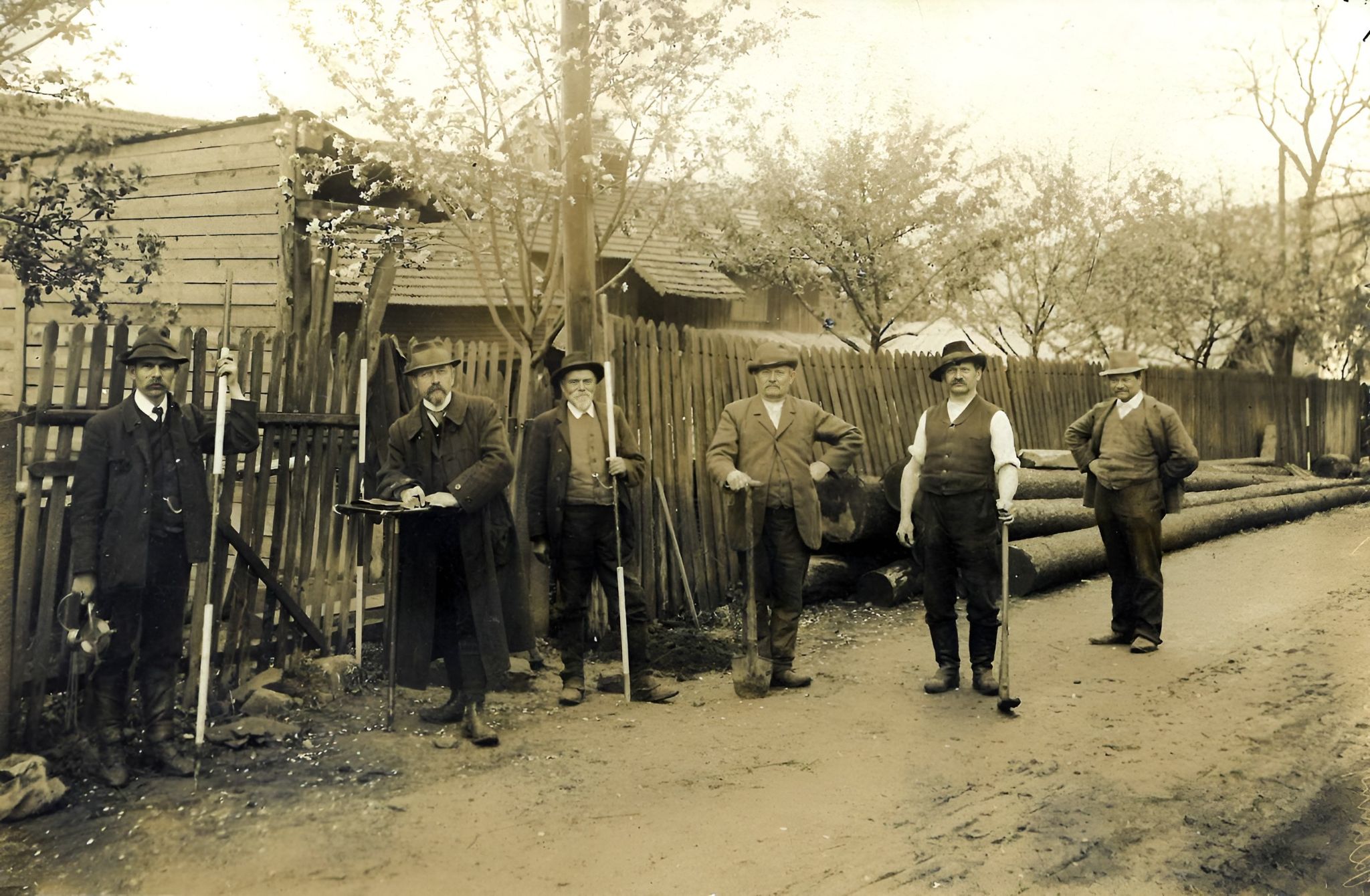Geometer Johann Zimmer im Kreise der Klingenberger Vierrichter um 1920